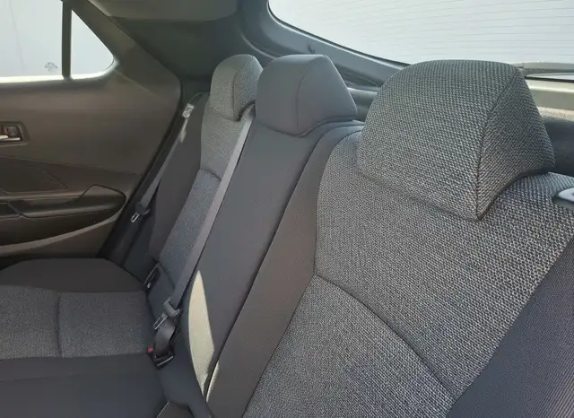 Toyota C-HR view 12