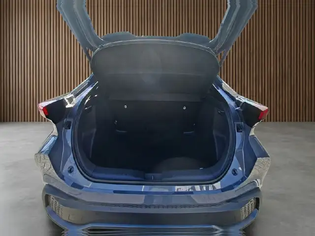 Toyota C-HR view 8