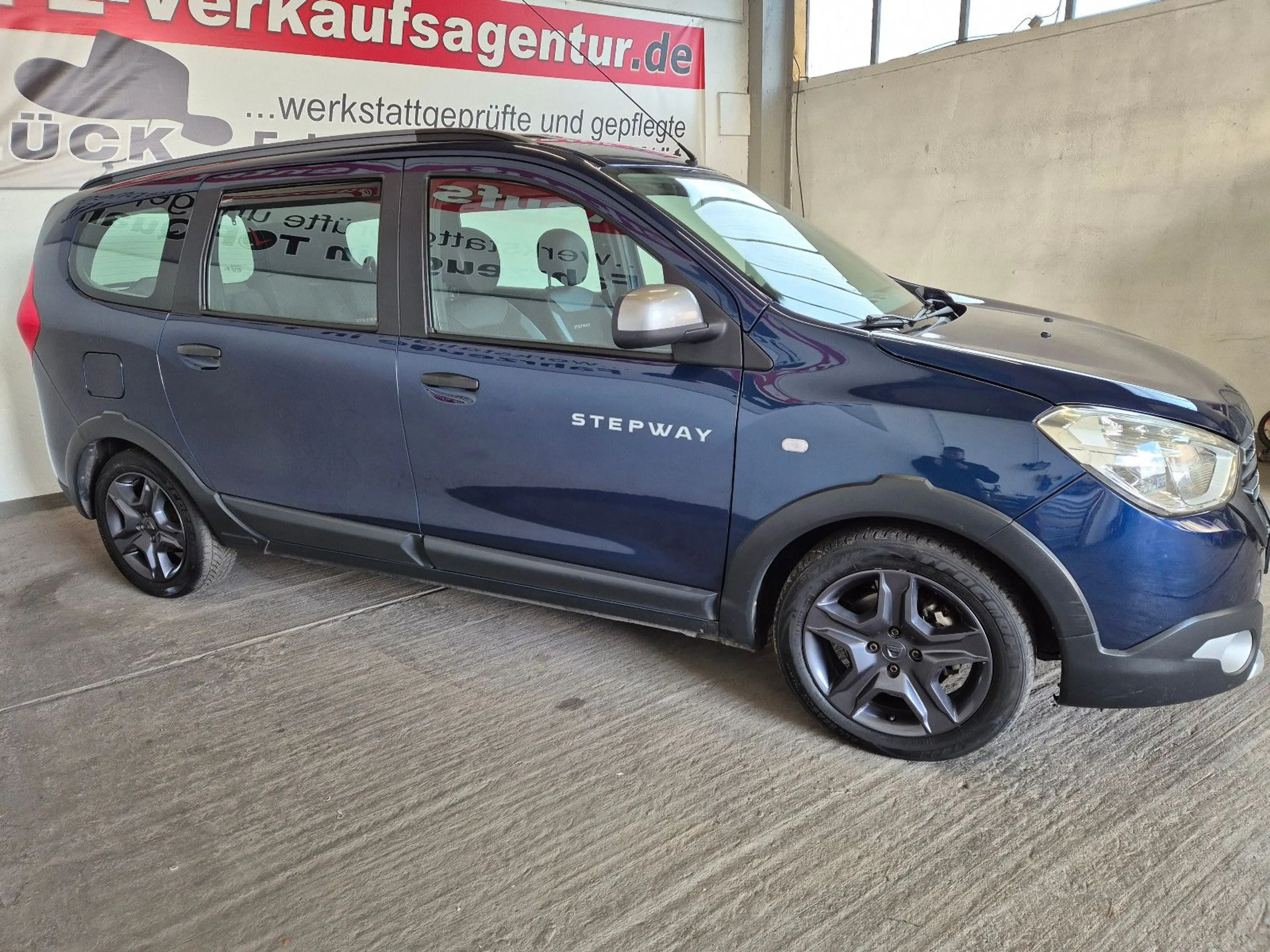 Dacia Lodgy Stepway Celebration, inkl. 1 Jahr Garantie — photo 4