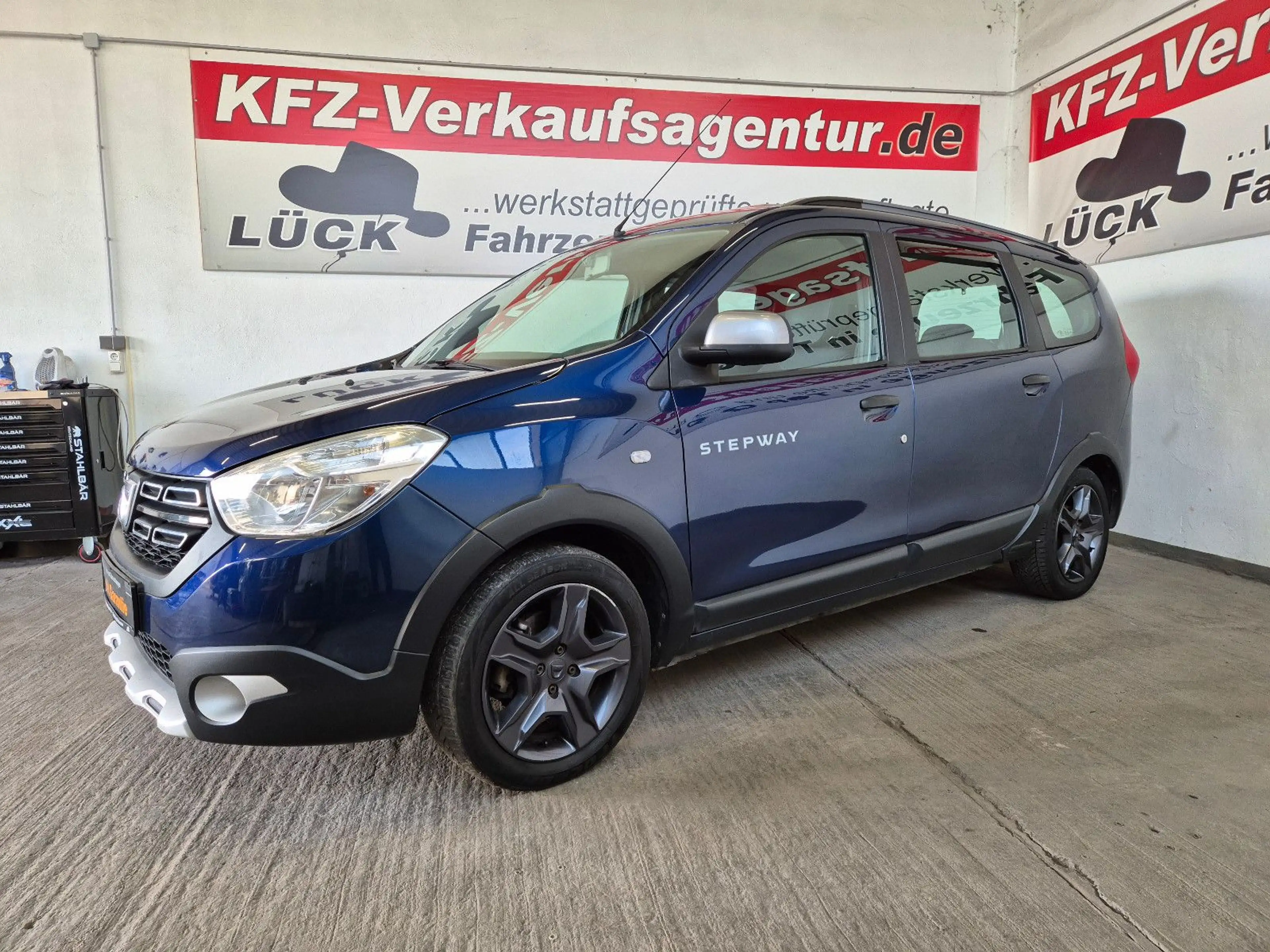 Dacia Lodgy Stepway Celebration, inkl. 1 Jahr Garantie — photo 7
