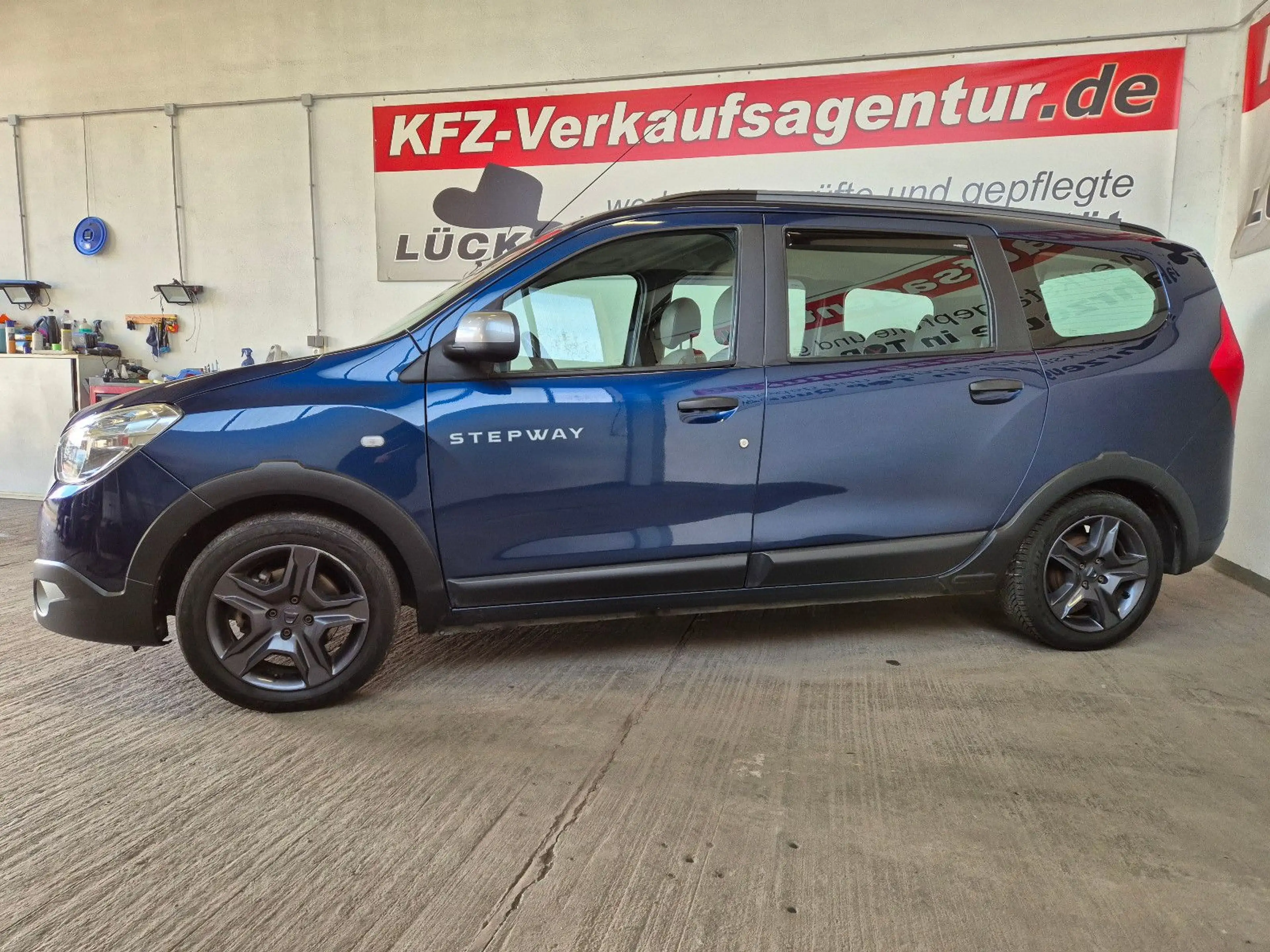 Dacia Lodgy Stepway Celebration, inkl. 1 Jahr Garantie — photo 8