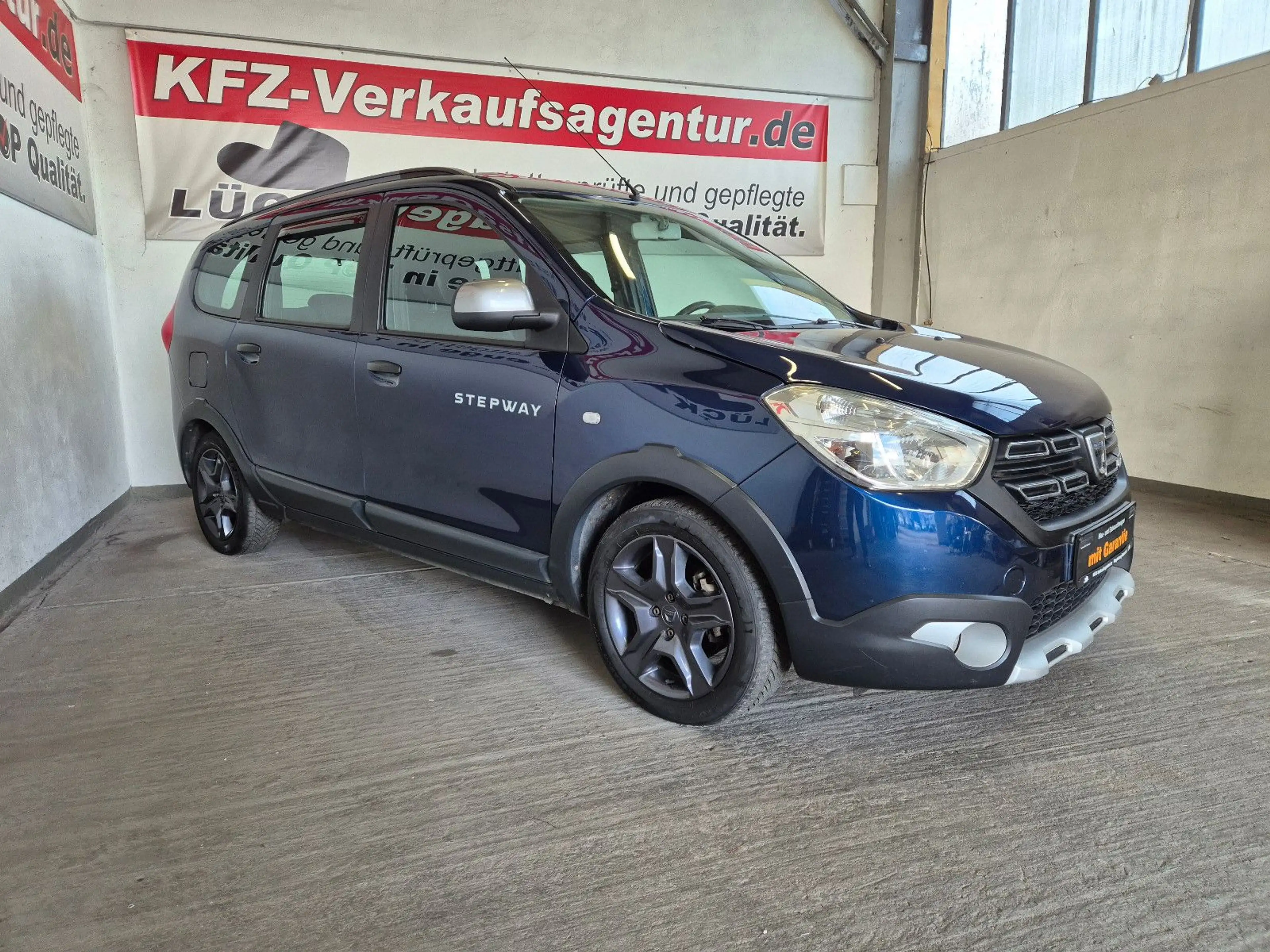 Dacia Lodgy Stepway Celebration, inkl. 1 Jahr Garantie — photo 3