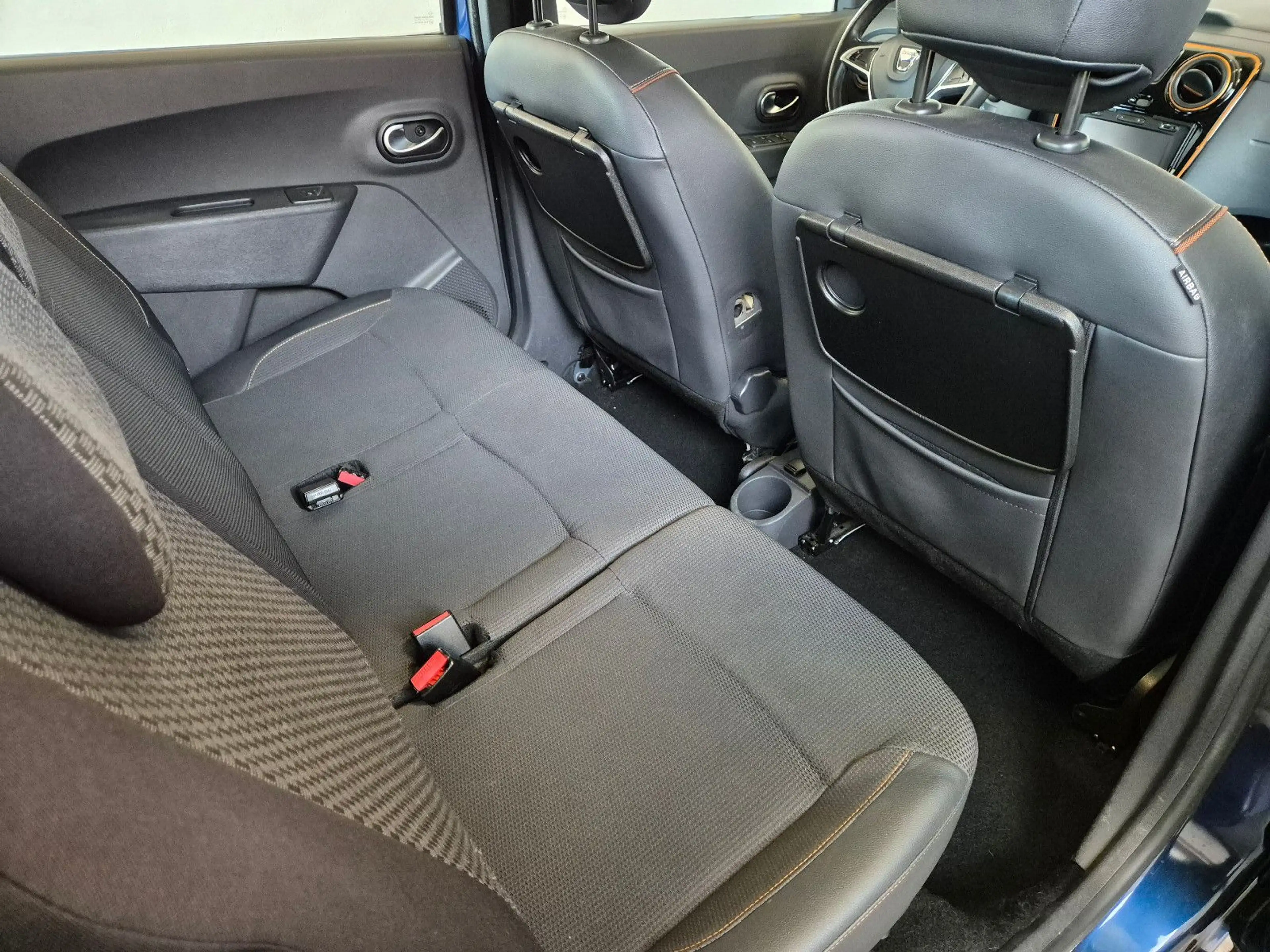 Dacia Lodgy Stepway Celebration, inkl. 1 Jahr Garantie — photo 21