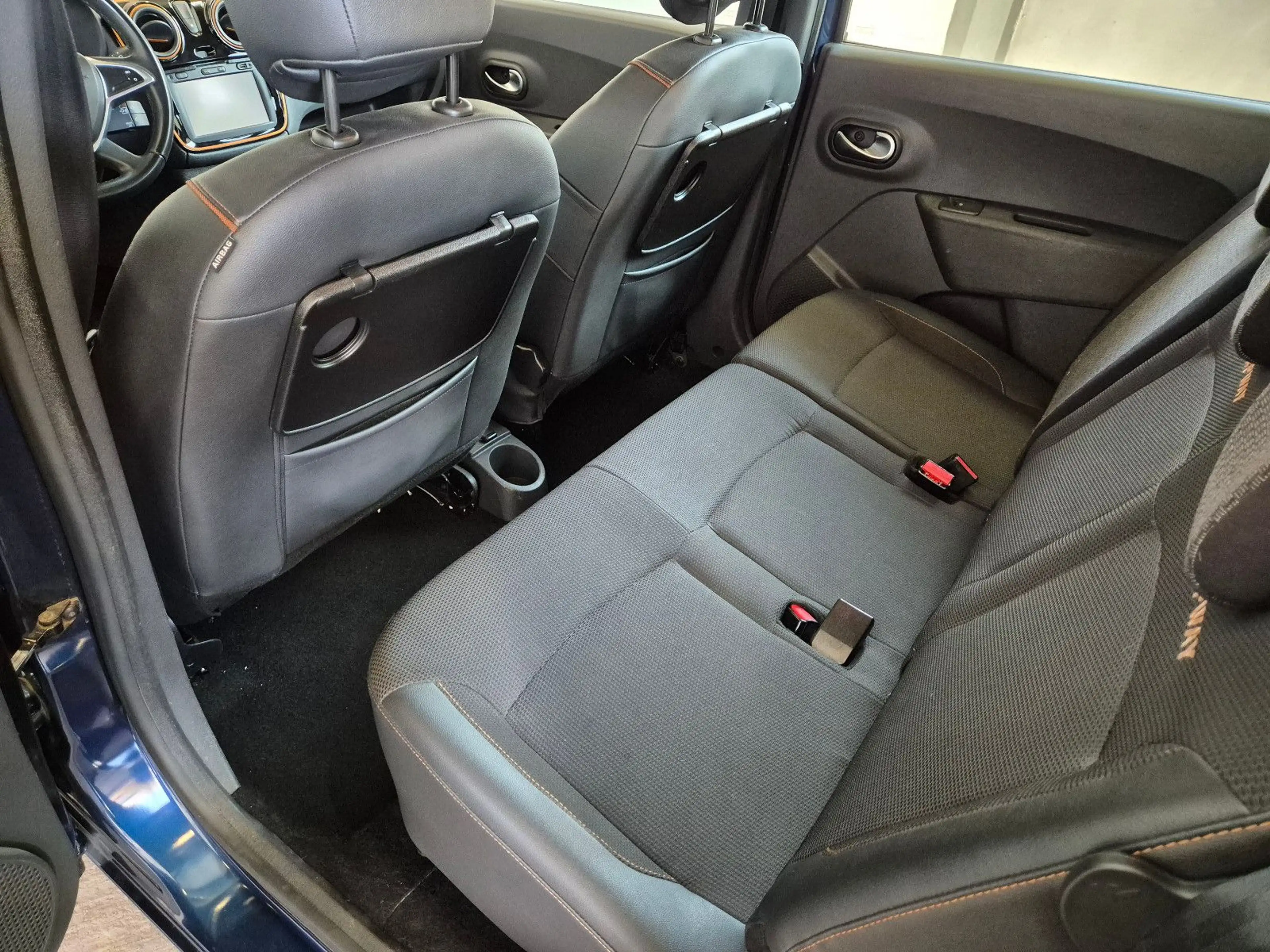 Dacia Lodgy Stepway Celebration, inkl. 1 Jahr Garantie — photo 19
