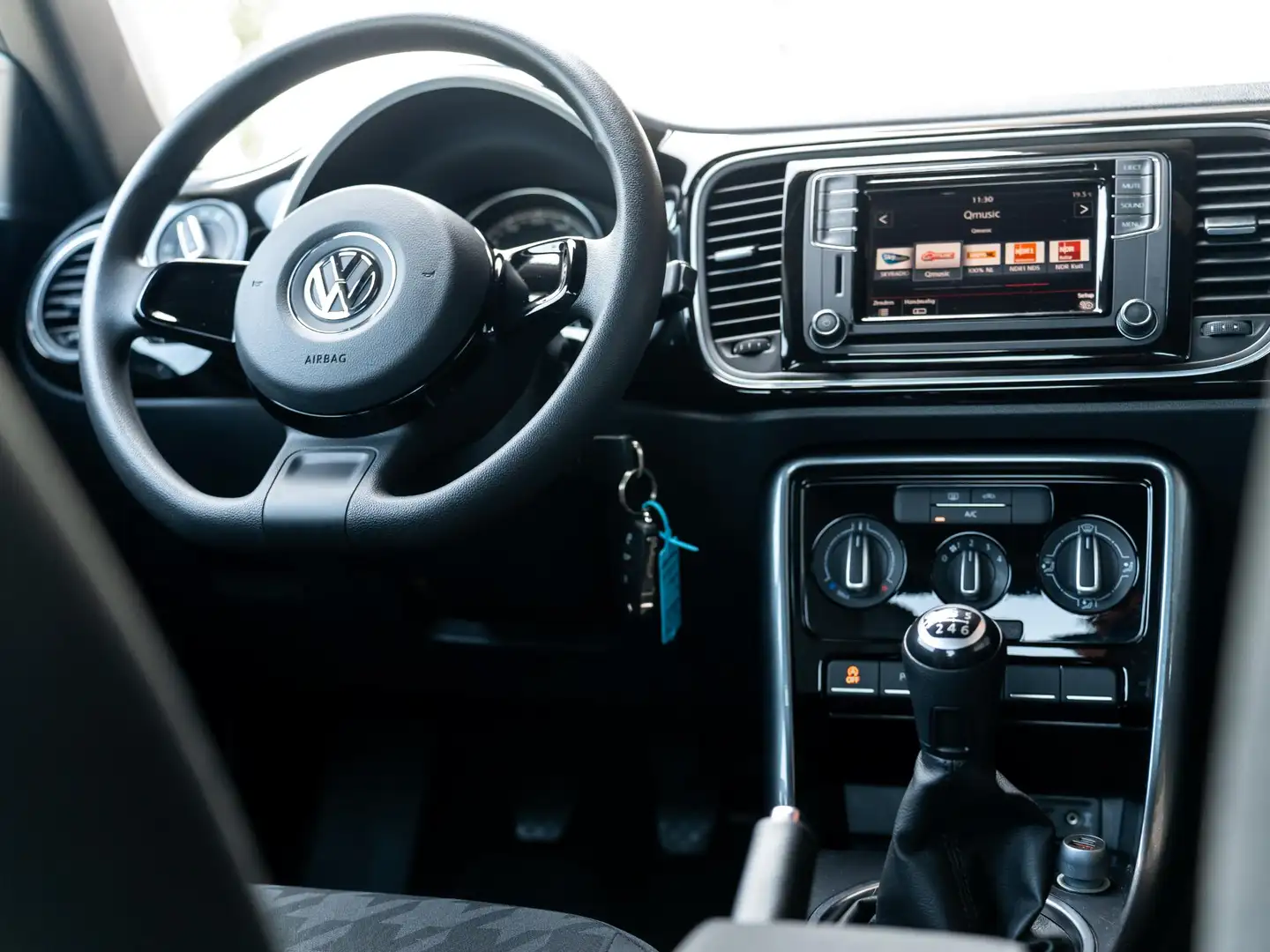 Volkswagen Beetle 1.2 TSI Exclusive Series | Airco | App Connect | M Zwart - 2