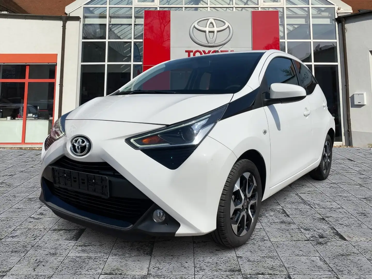 Toyota Aygo 1.0 x-play club Kamera Weiß - 2