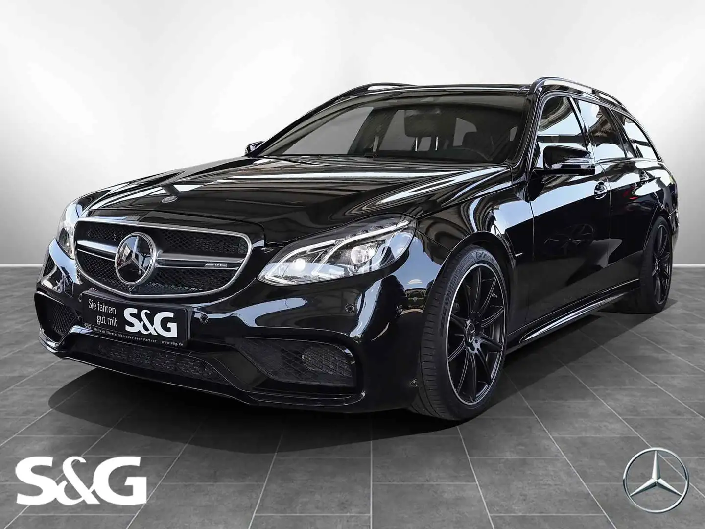 Mercedes-Benz E 63 AMG S 4M T PANORAMA+DISTRONIC+TOTWINKEL+19" Schwarz - 1