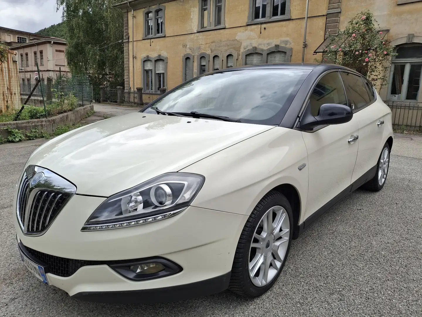 Lancia Delta 1.4 tjt Platino ecochic Gpl 120cv - 1