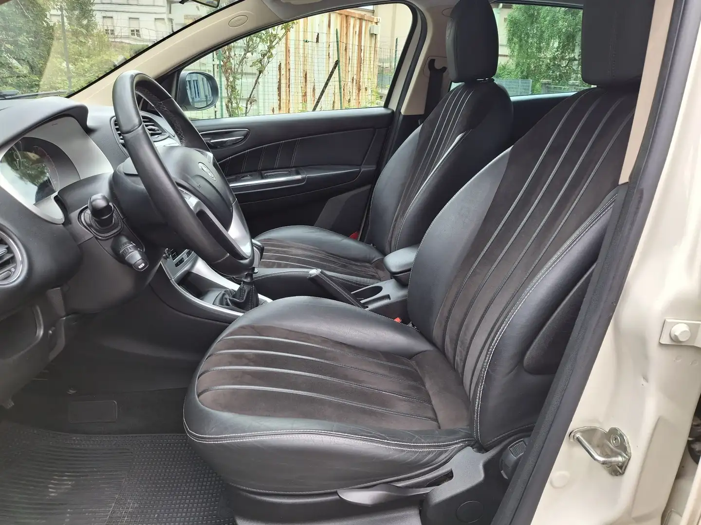 Lancia Delta 1.4 tjt Platino ecochic Gpl 120cv - 2