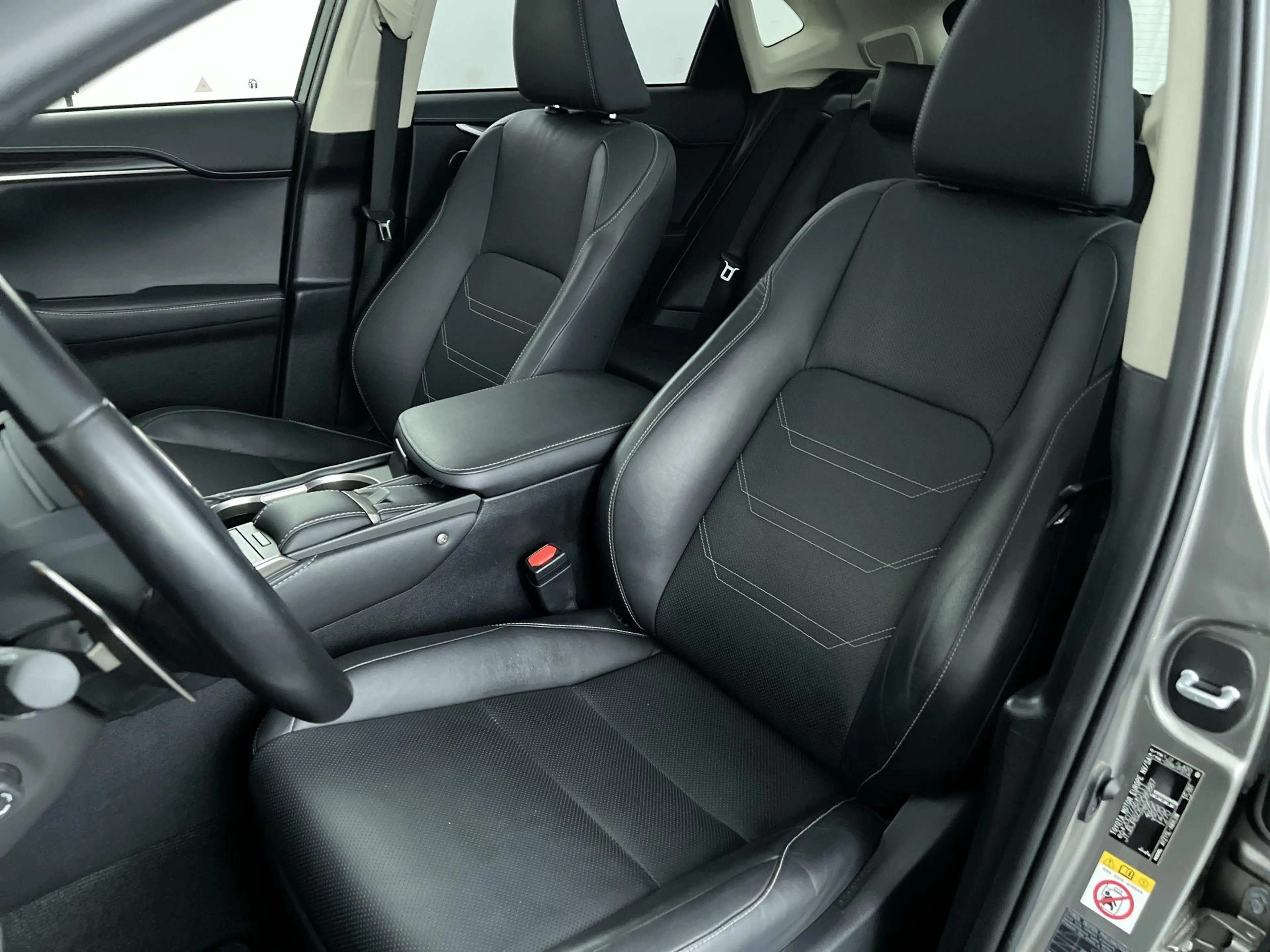 Lexus NX 300h AWD President Line, Pano! — photo 11