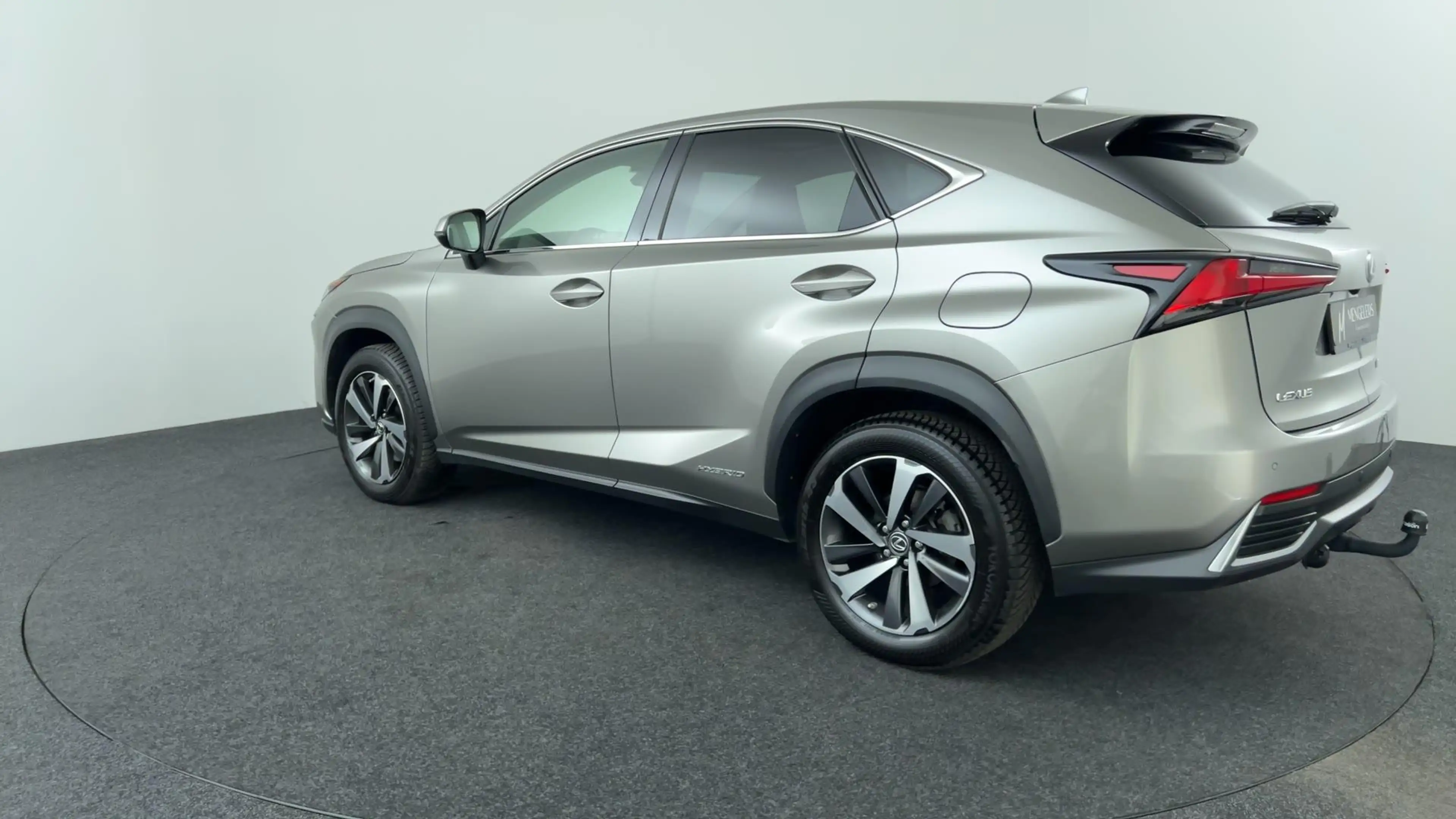 Lexus NX 300h AWD President Line, Pano! — photo 3