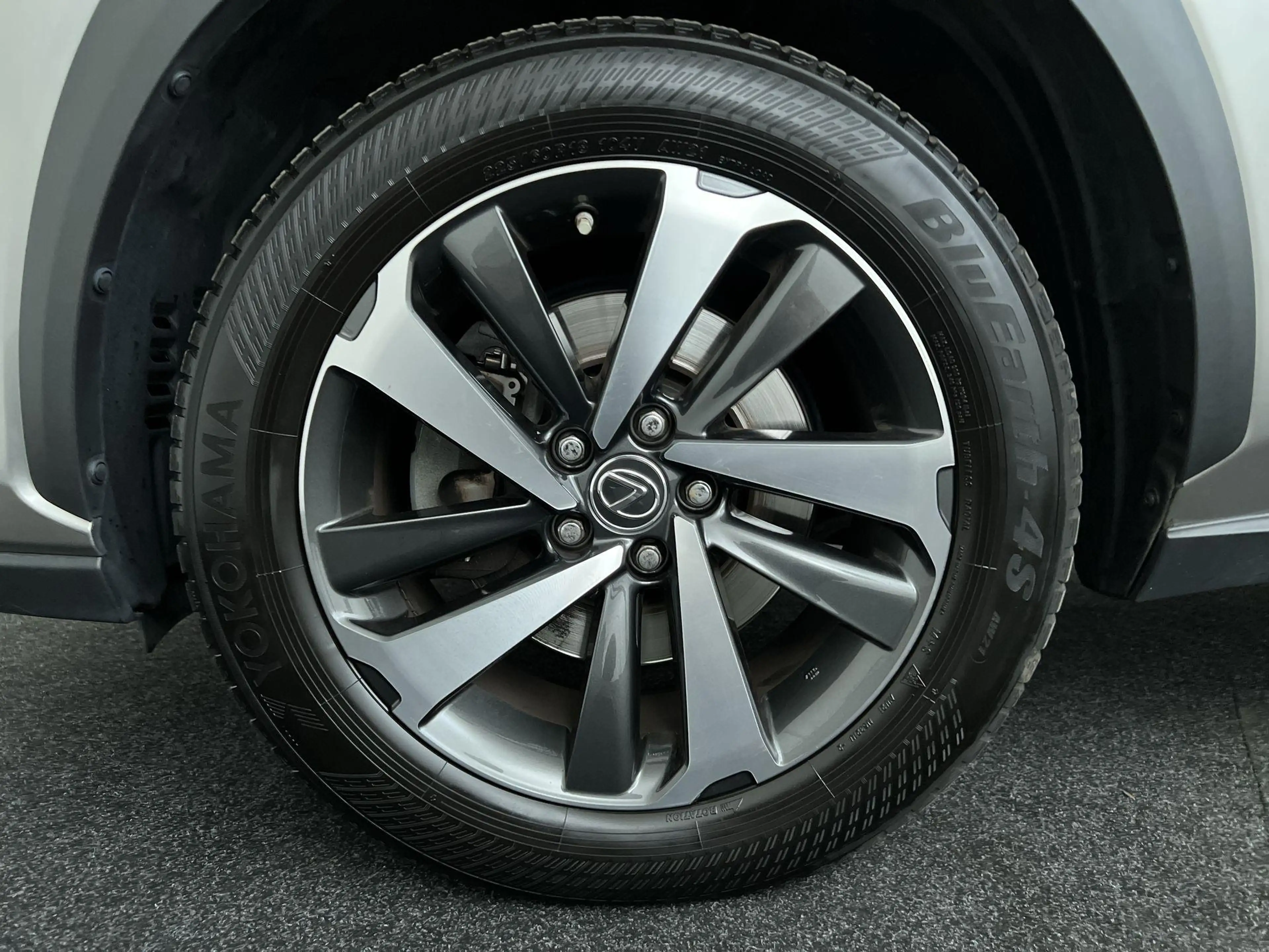 Lexus NX 300h AWD President Line, Pano! — photo 10