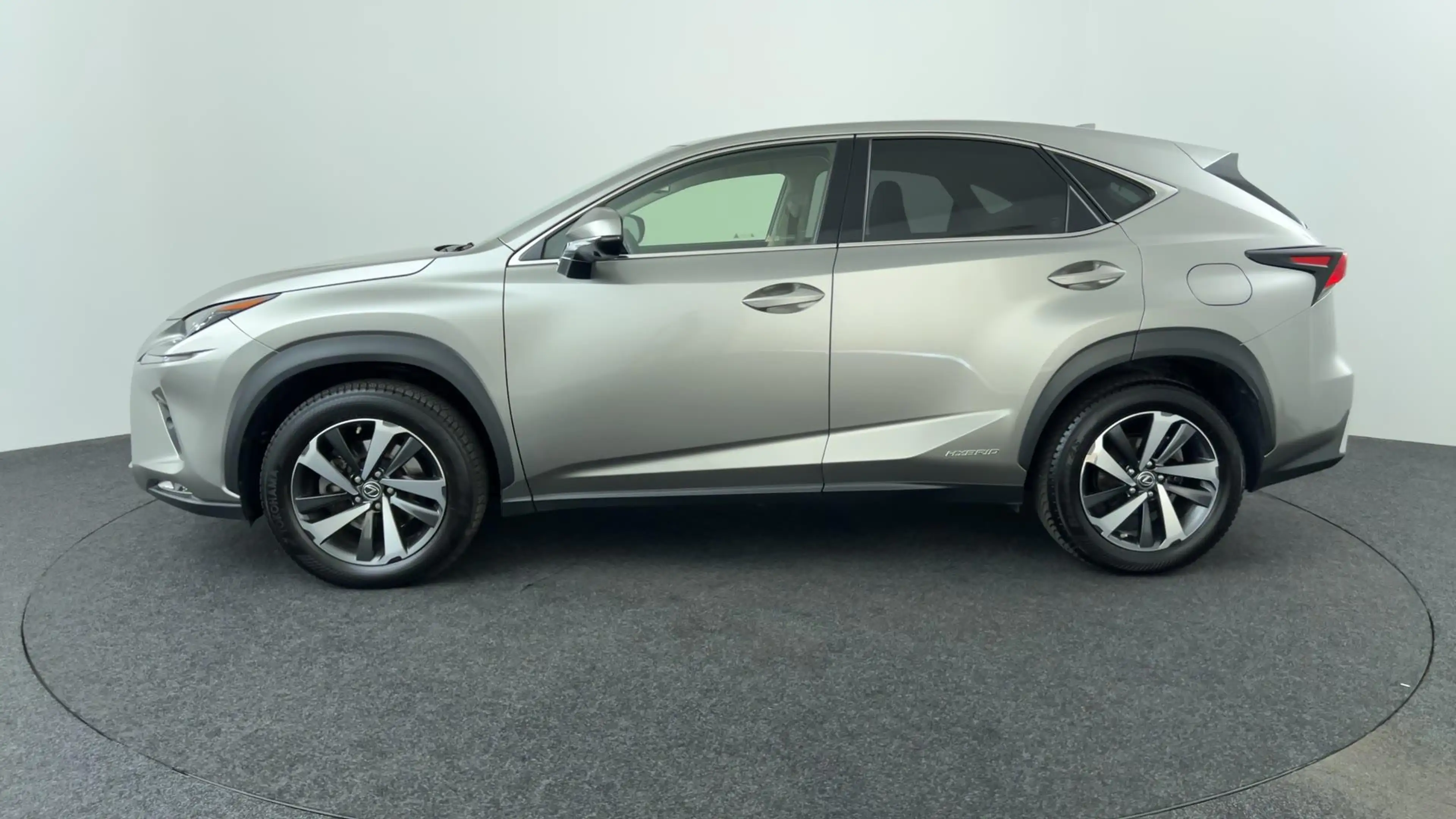 Lexus NX 300h AWD President Line, Pano! — photo 2