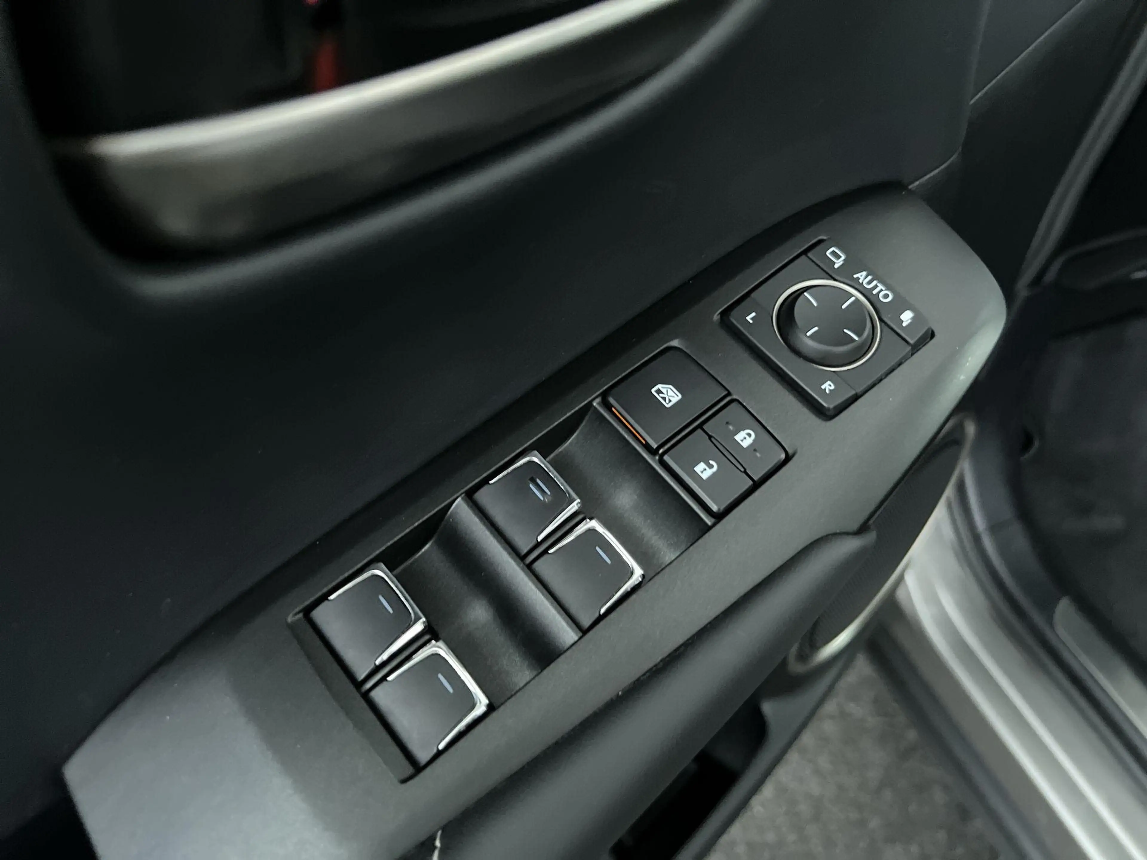 Lexus NX 300h AWD President Line, Pano! — photo 12