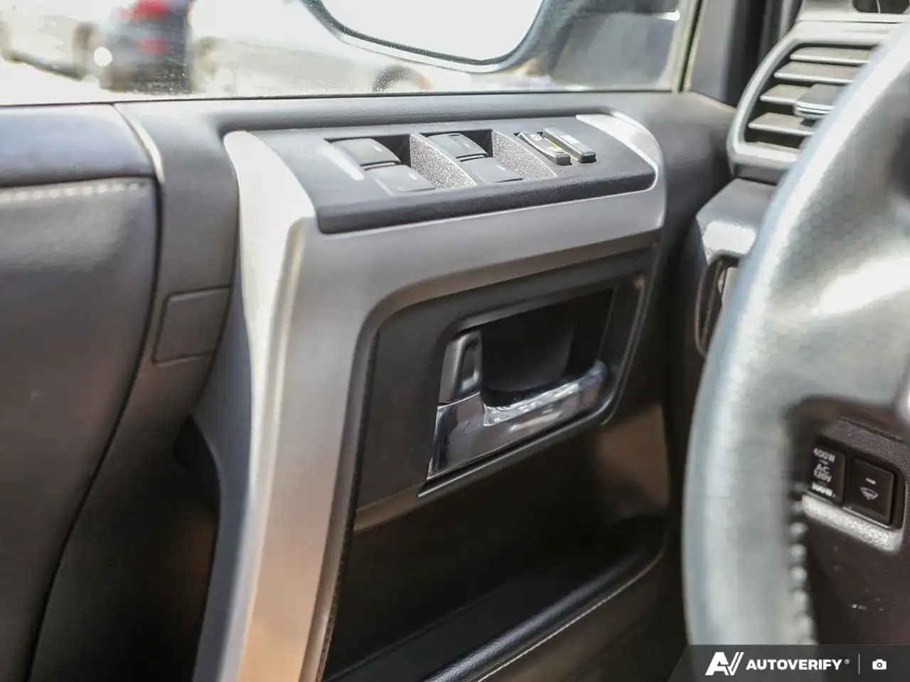 Toyota 4-Runner снимка Toyota 4-Runner