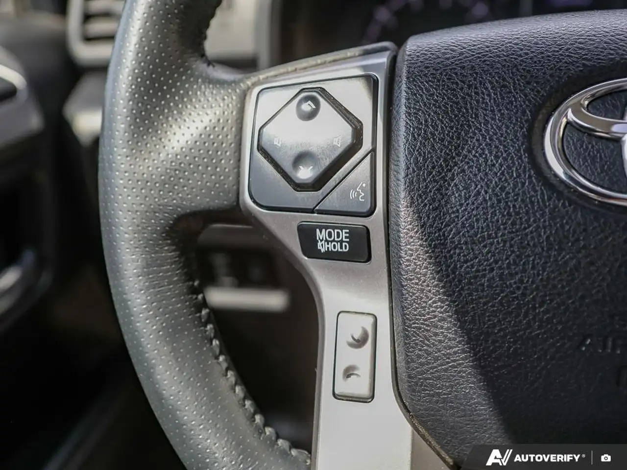 Toyota 4-Runner снимка Toyota 4-Runner