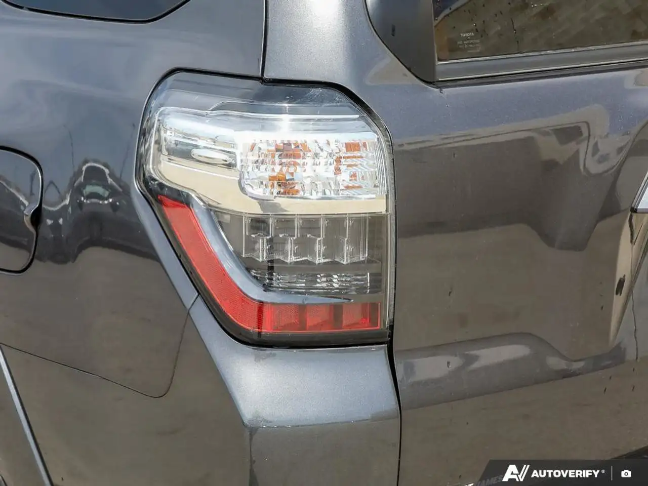 Toyota 4-Runner снимка Toyota 4-Runner