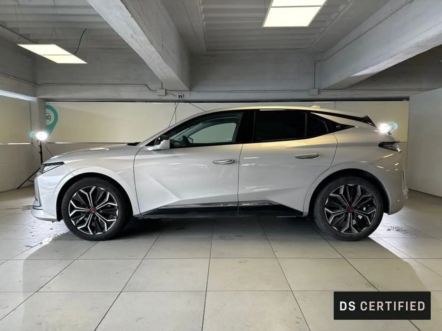 DS Automobiles DS 4 BlueHDi 130 Automatico PerformanceLine+ Бежевий - 2