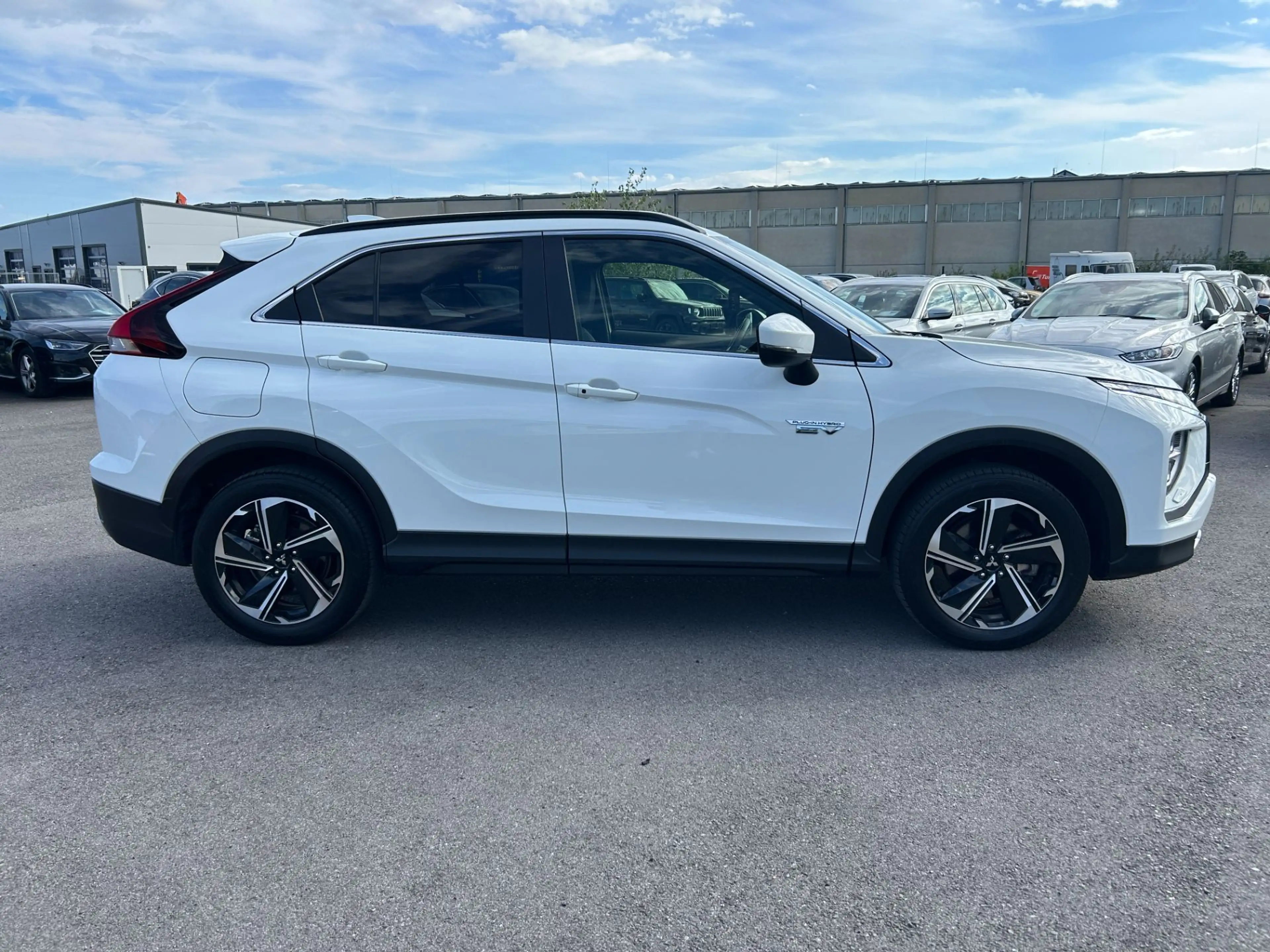 Mitsubishi Eclipse Cross 2,4 PHEV 4WD Intense+ CVT Aut. — photo 5
