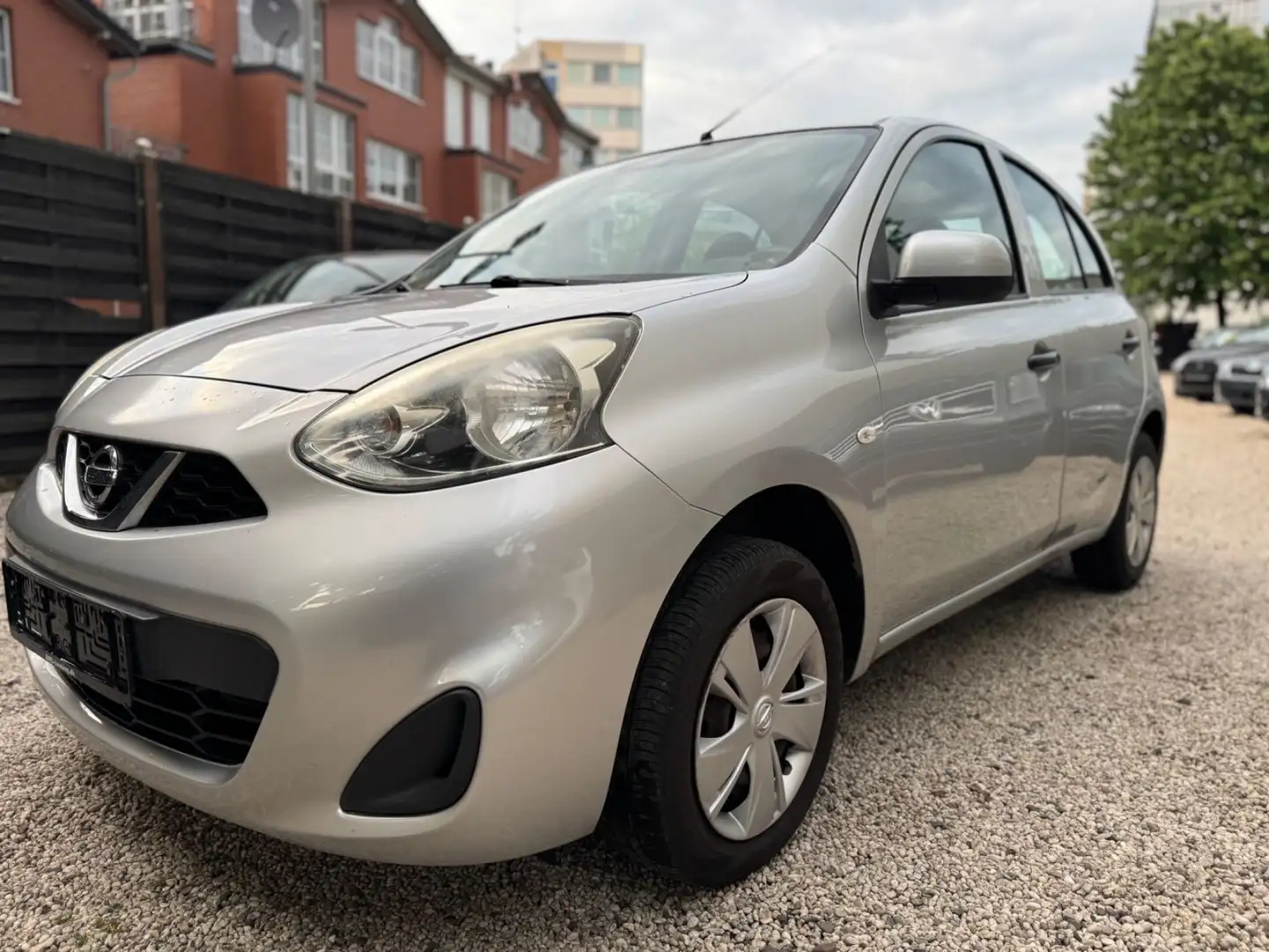 Nissan Micra Visia 1.2 First/KLIMA/SHZ/BLUETOOTH/S-HEFT Silber - 1