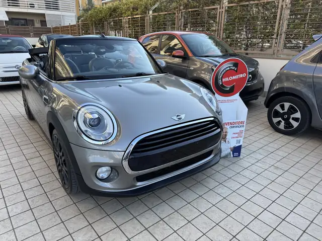 MINI Cooper D Cabrio 1.5 Hype auto