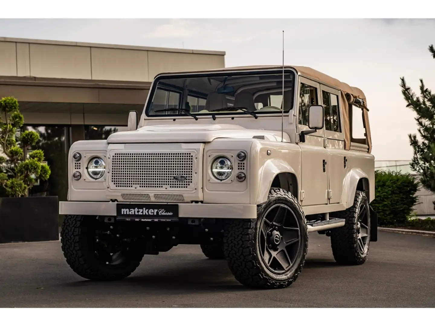 Land Rover Defender 110 L316 2.4 TD4 Convertible Weiß - 2