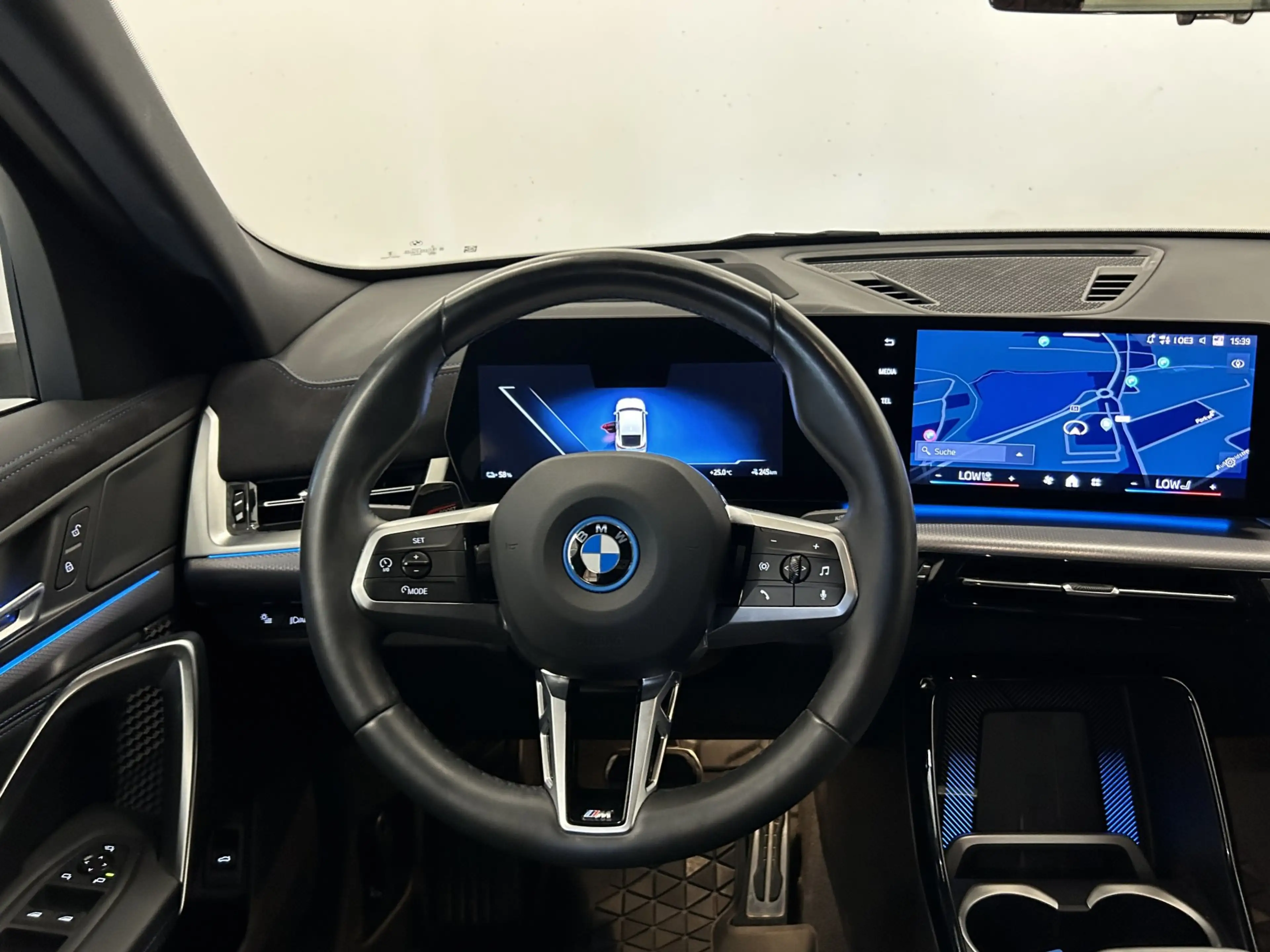 BMW iX2 eDrive20 *M-Sport / Paket-Care / AHV / Innovationspaket* — photo 12