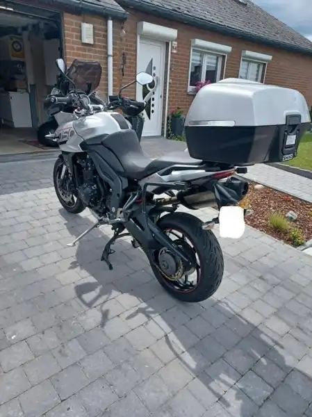 Triumph Tiger 1050 - foto 3