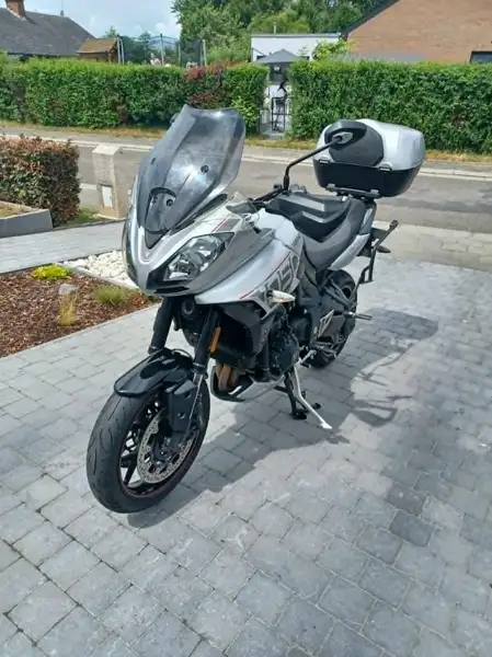 Triumph Tiger 1050 - foto 2