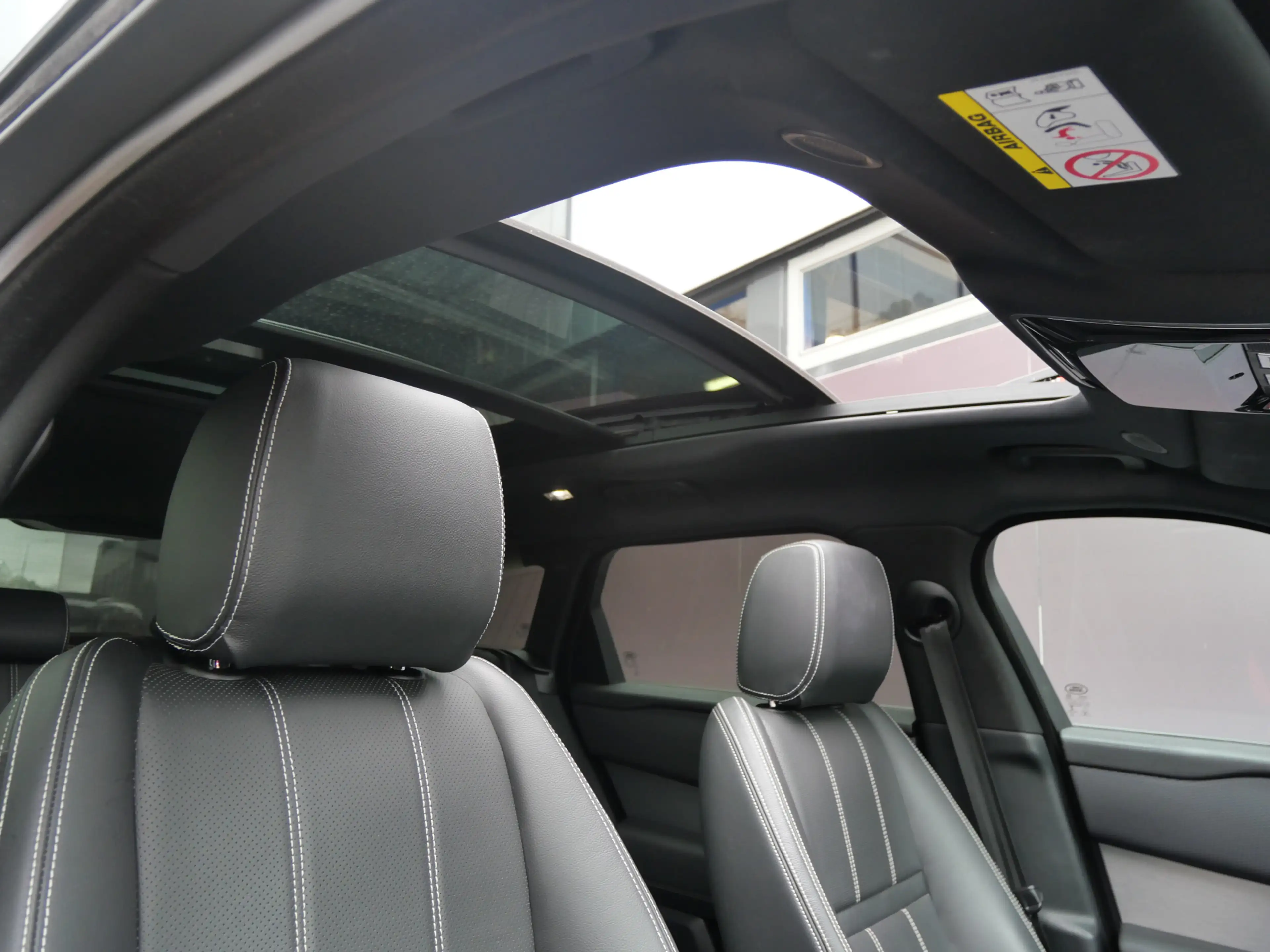 Land Rover Range Rover Velar 2.0 P400e AWD S PHEV | BLACK PACK | PANO | ACC | T — photo 11