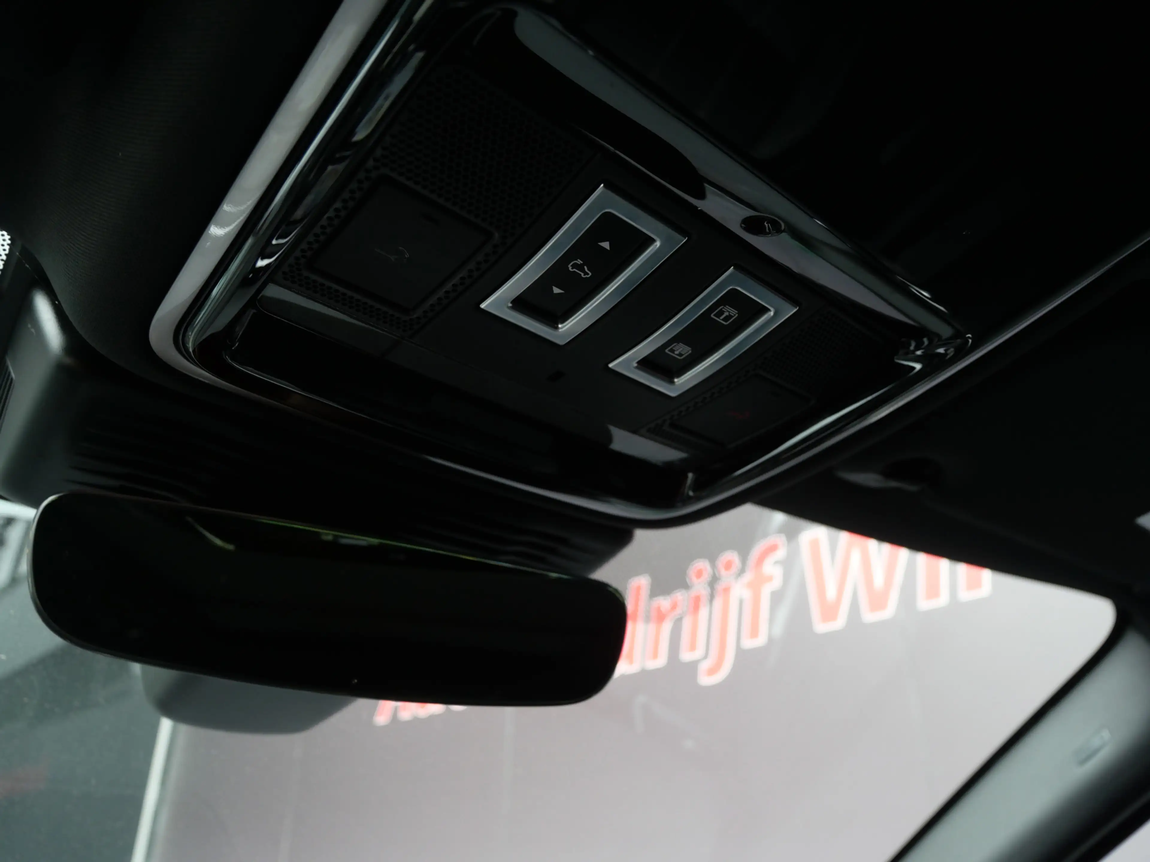 Land Rover Range Rover Velar 2.0 P400e AWD S PHEV | BLACK PACK | PANO | ACC | T — photo 36