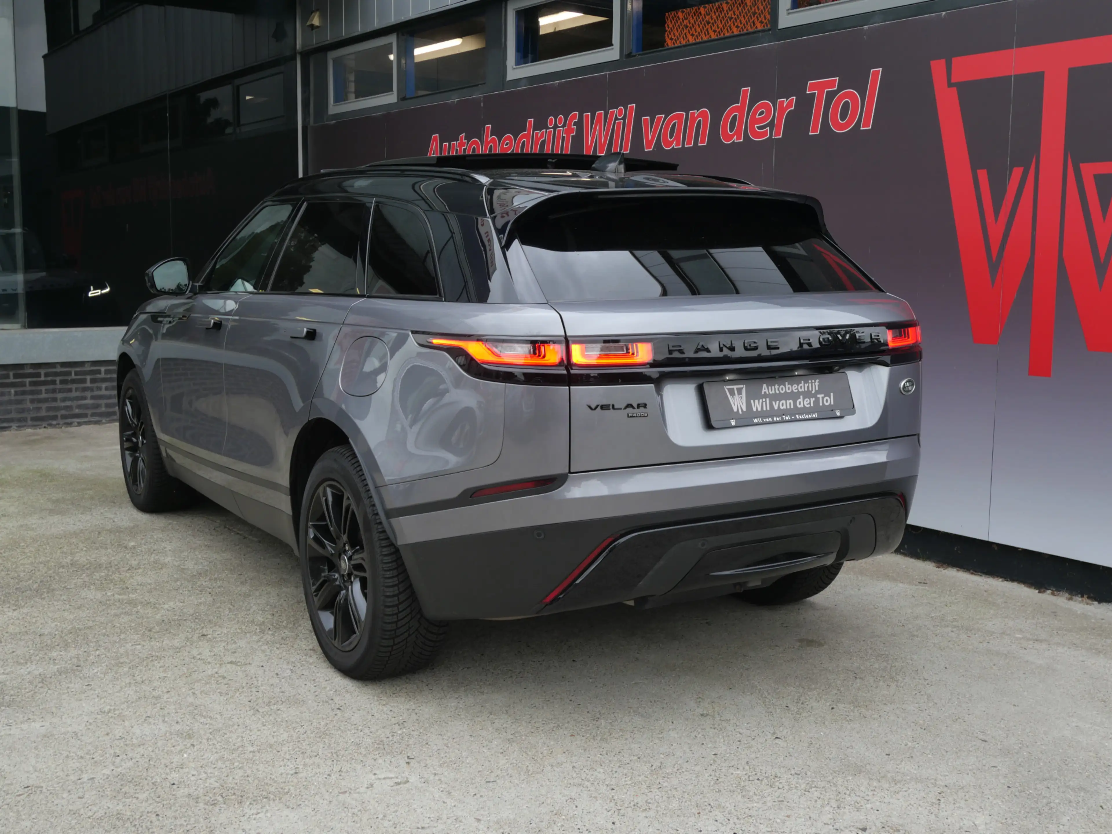 Land Rover Range Rover Velar 2.0 P400e AWD S PHEV | BLACK PACK | PANO | ACC | T — photo 15