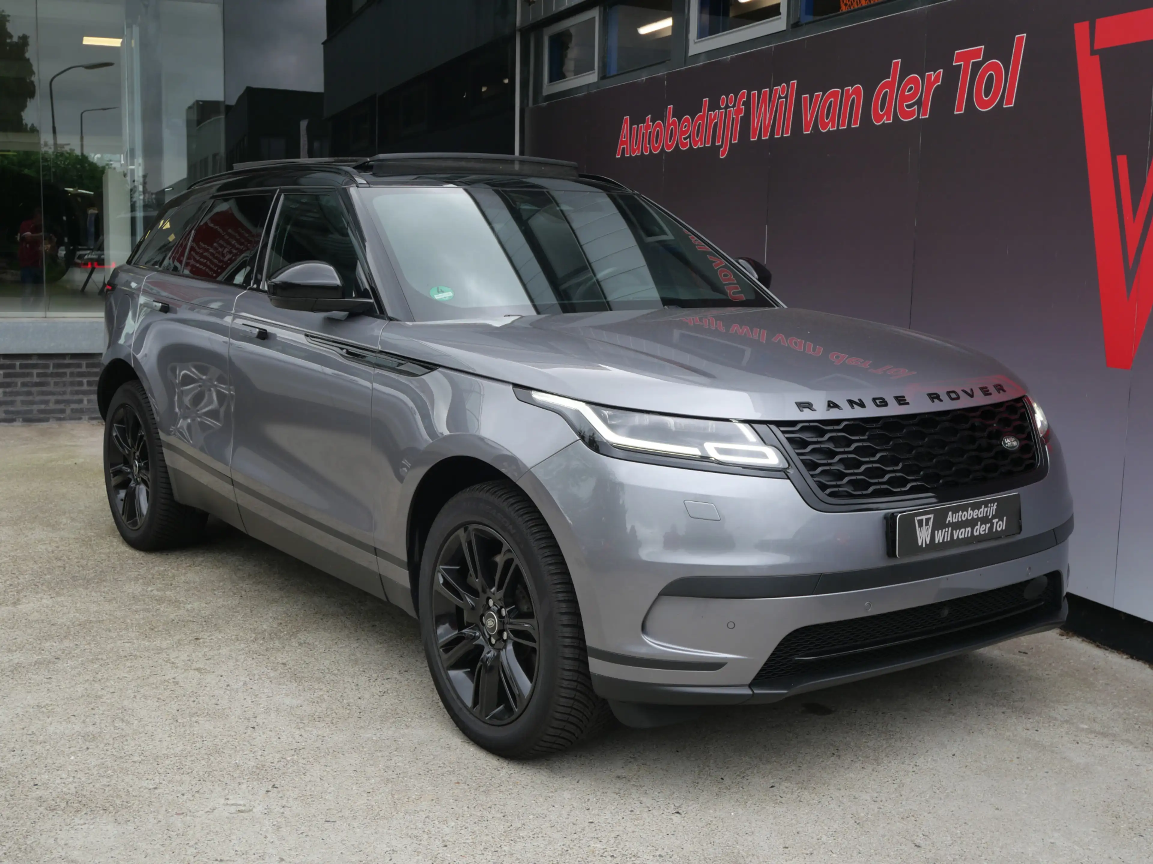 Land Rover Range Rover Velar 2.0 P400e AWD S PHEV | BLACK PACK | PANO | ACC | T — photo 5