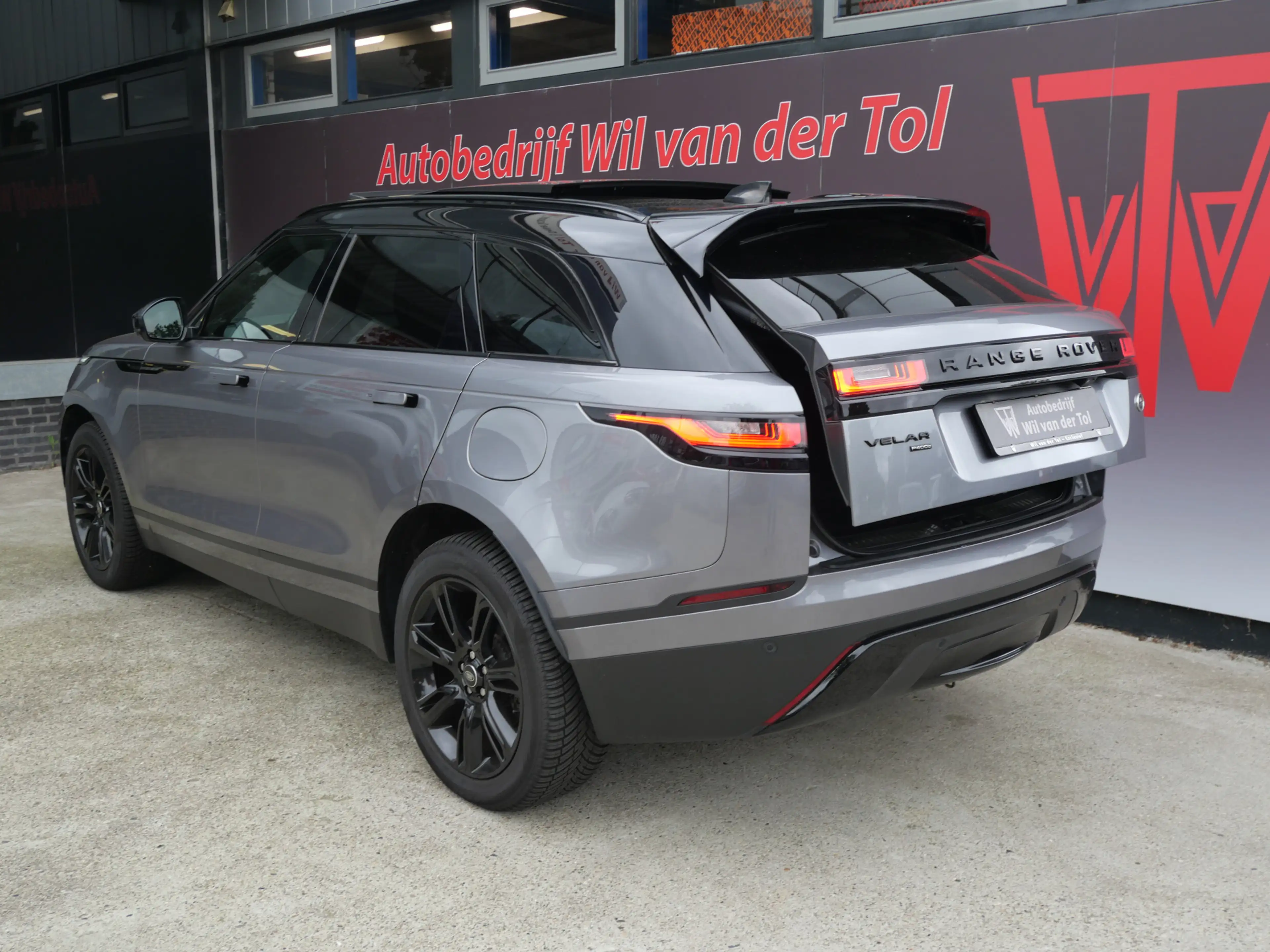 Land Rover Range Rover Velar 2.0 P400e AWD S PHEV | BLACK PACK | PANO | ACC | T — photo 20
