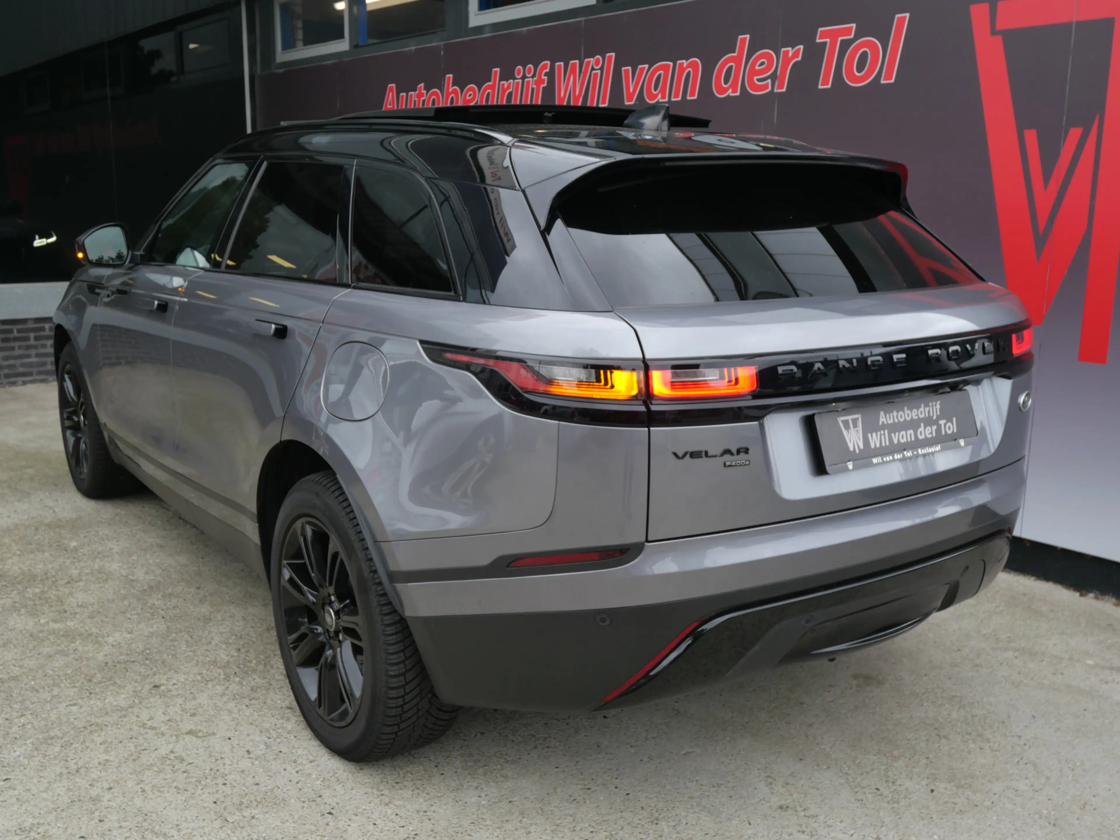 Land Rover Range Rover Velar 2.0 P400e AWD S PHEV | BLACK PACK | PANO | ACC | T — photo 3