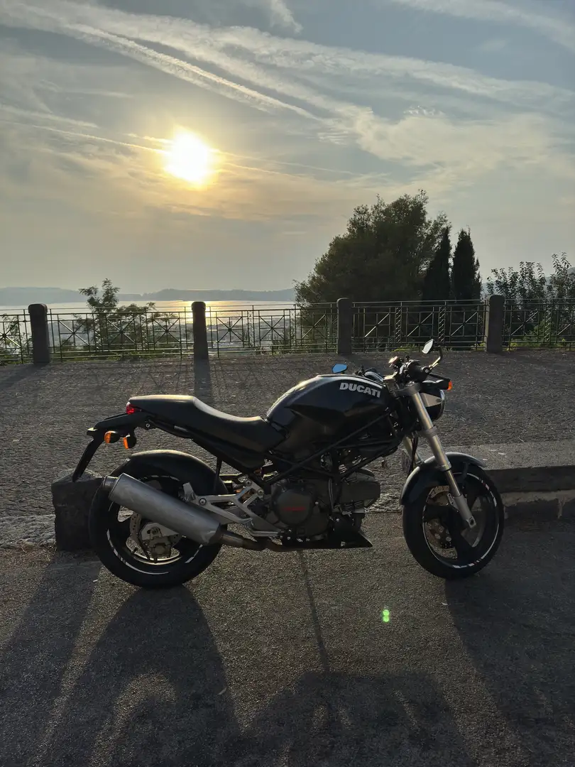 Ducati Monster 600 dark - 2