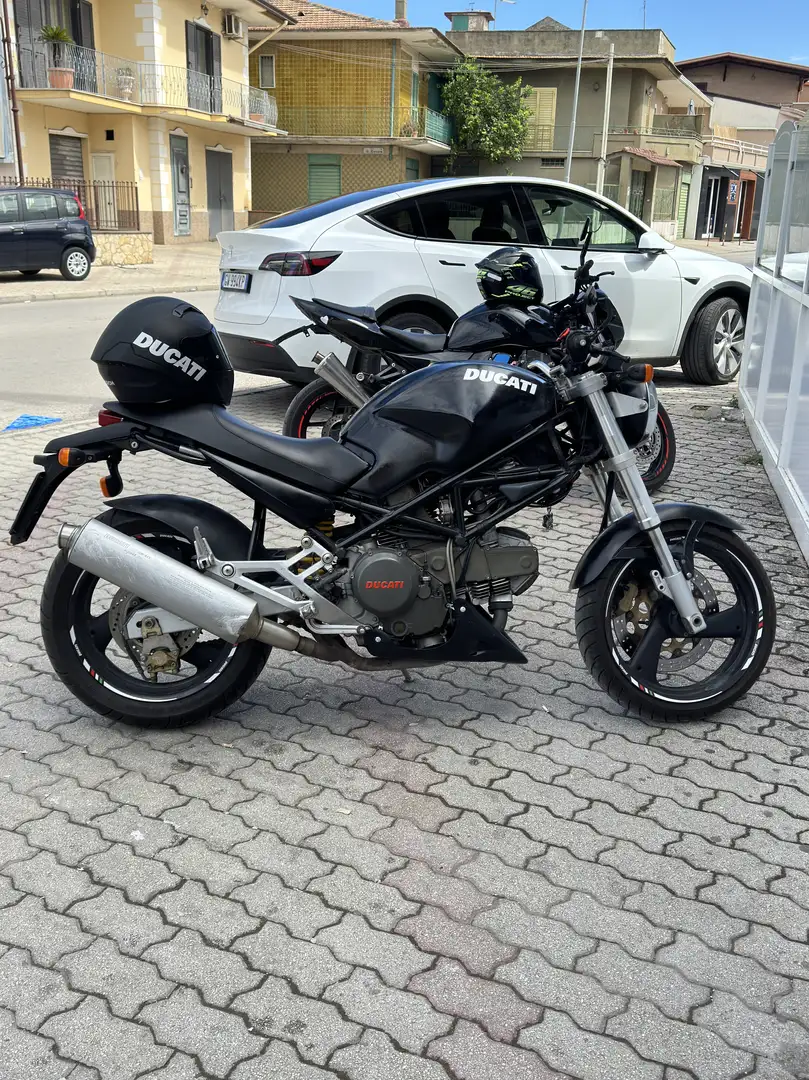 Ducati Monster 600 dark - 1