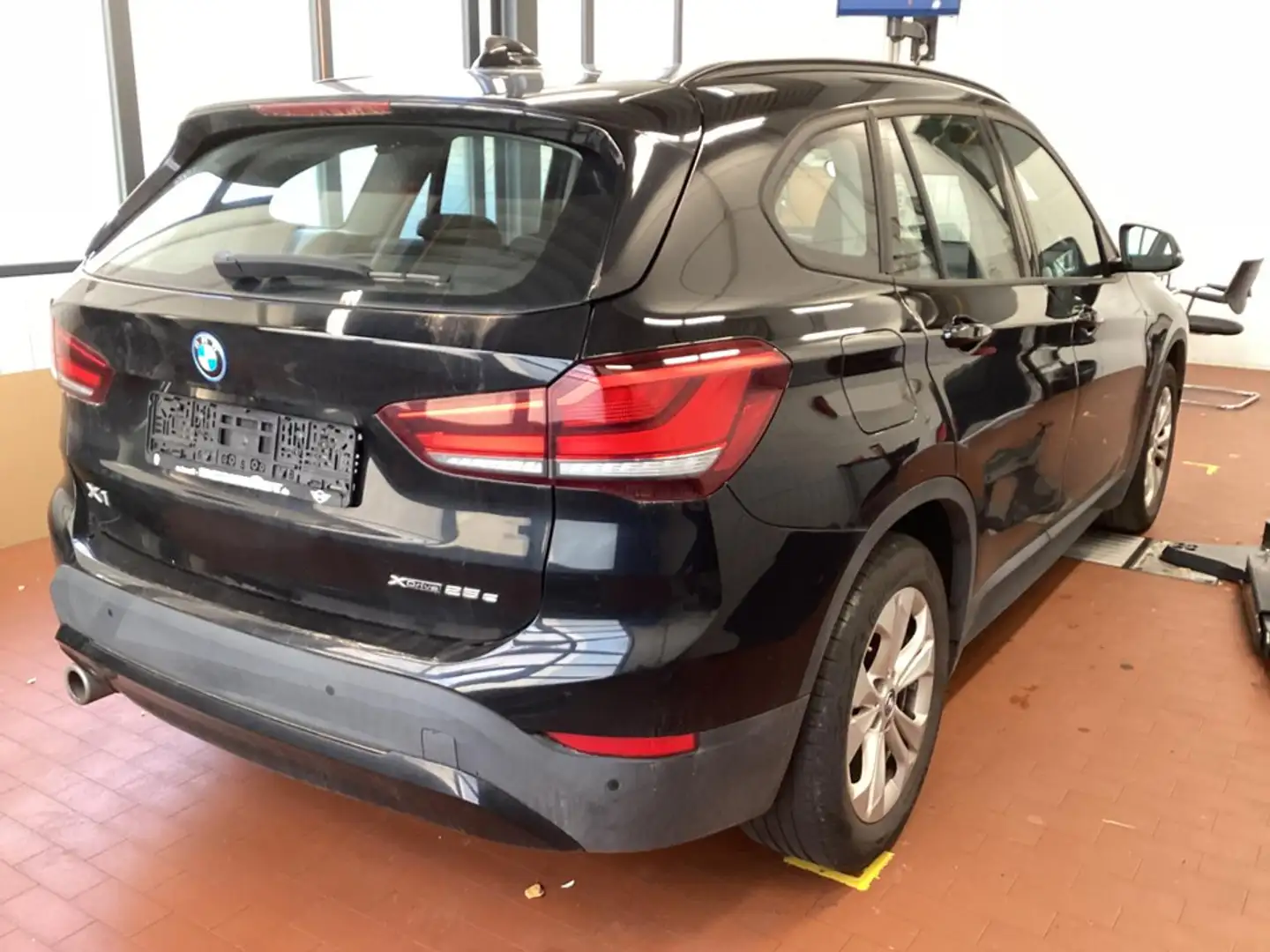 BMW X1 xDrive25e Advantage + 2Jahre-BPS.-GARANTIE Schwarz - 2