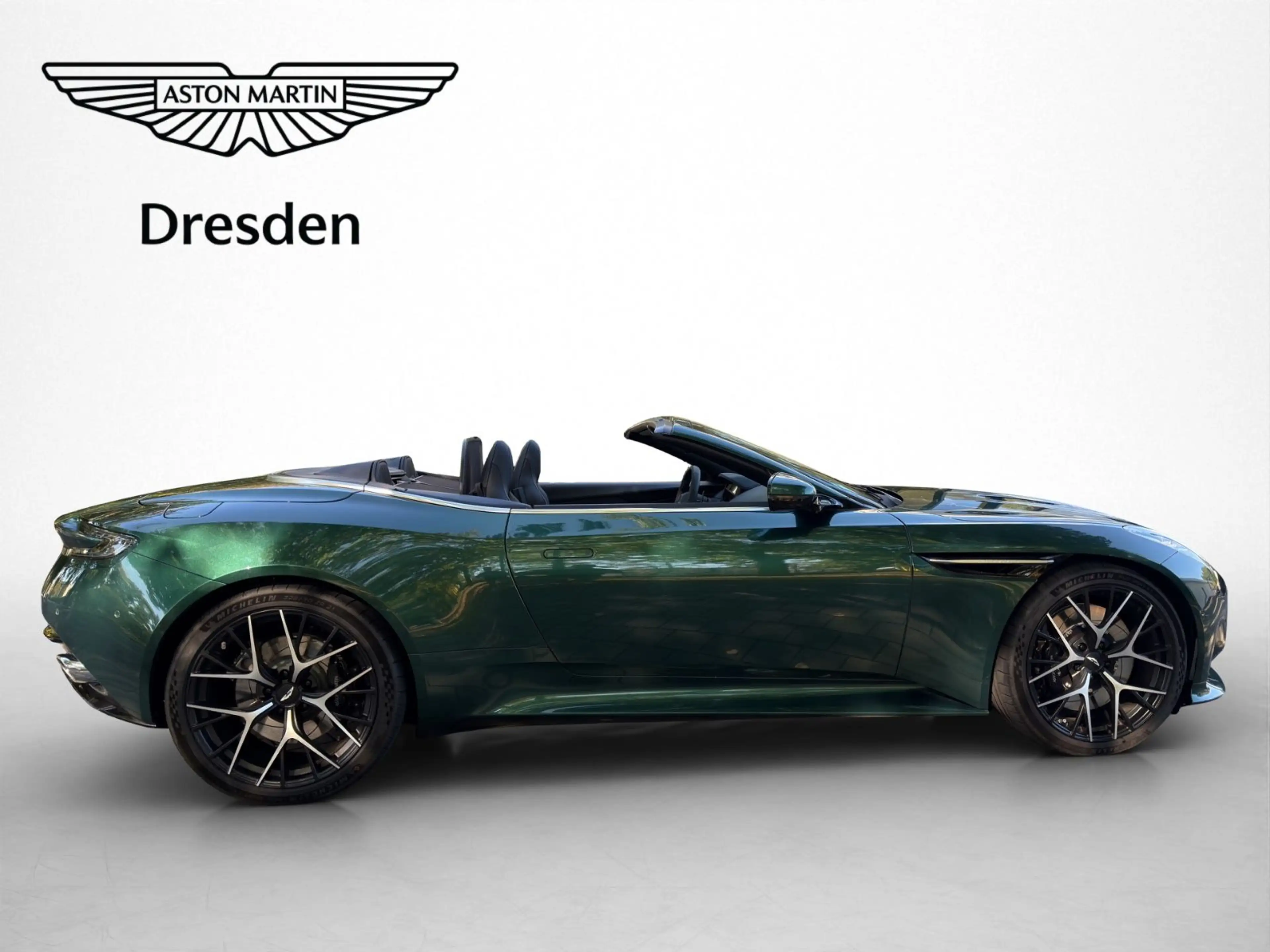 Aston Martin DB12 4.0 V8 Volante — photo 7