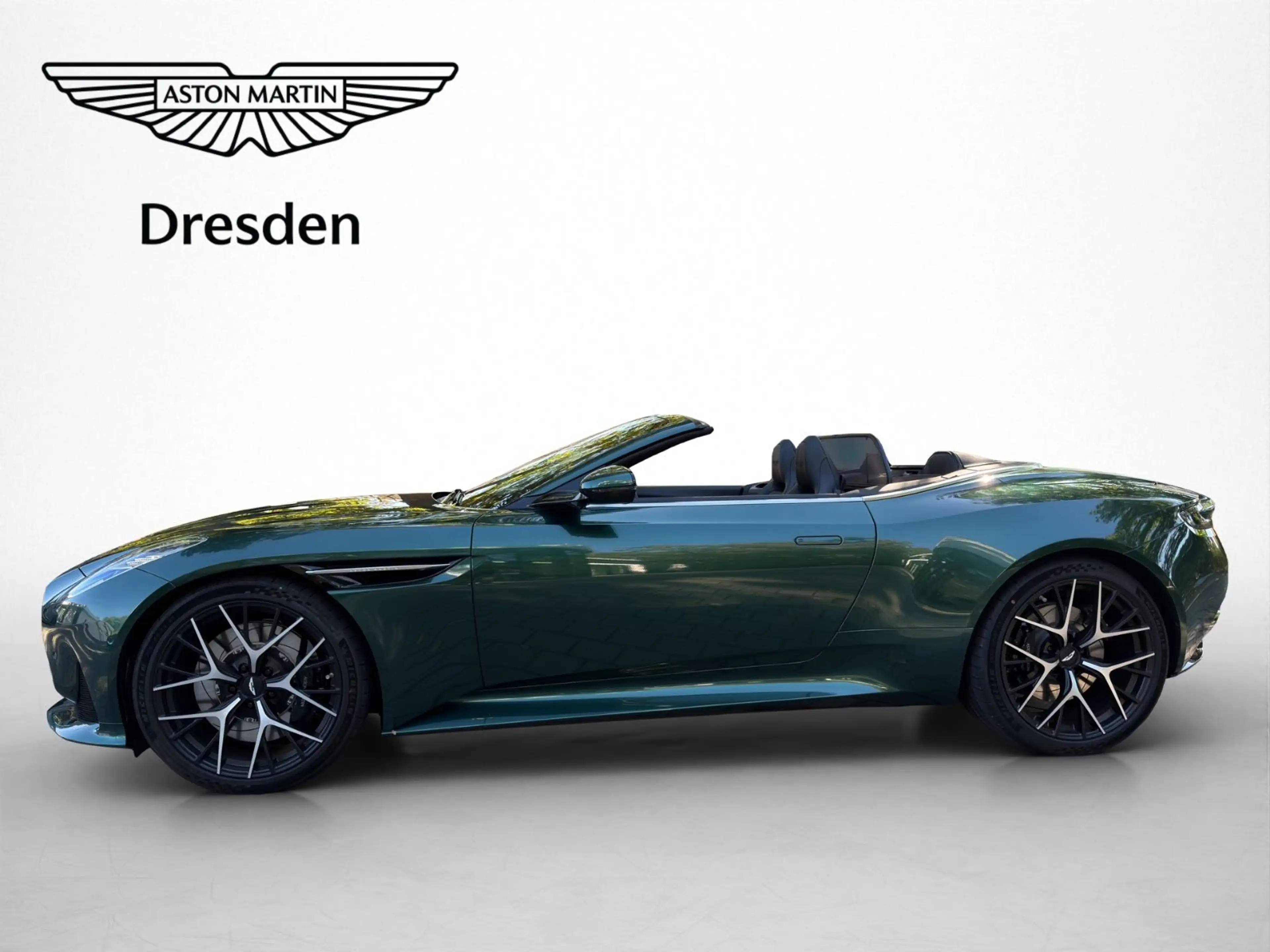 Aston Martin DB12 4.0 V8 Volante — photo 3