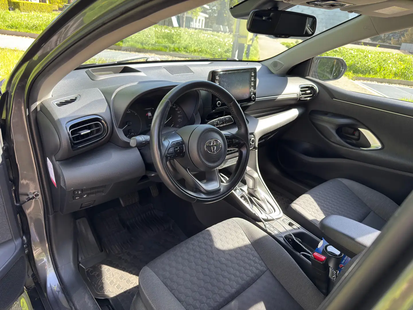 Toyota Yaris Yaris 1.5 Hyb. Active Grijs - 1