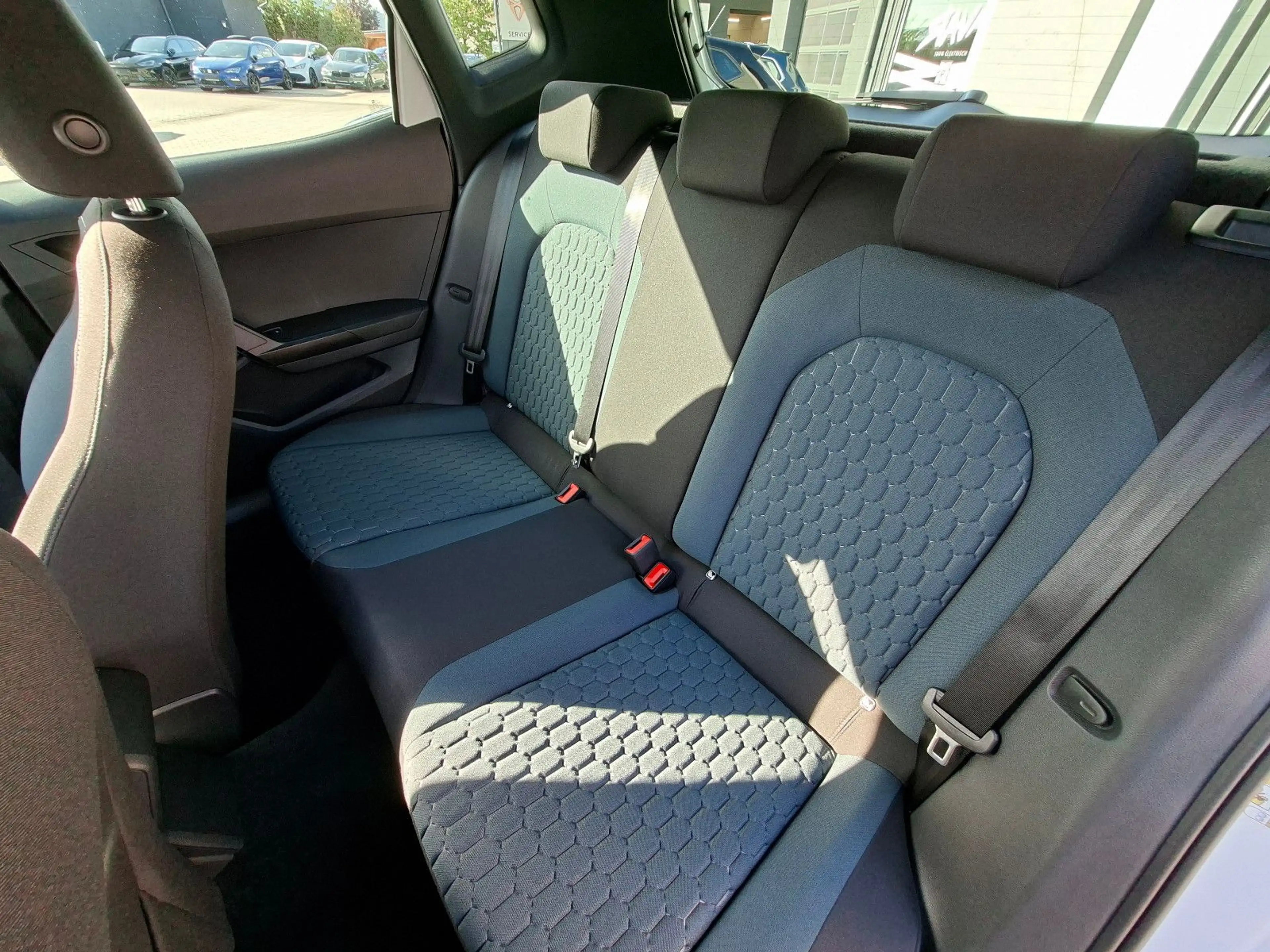 SEAT Arona 1.0 TSI 116 PS Style DSG Navi SHZ LED — photo 15