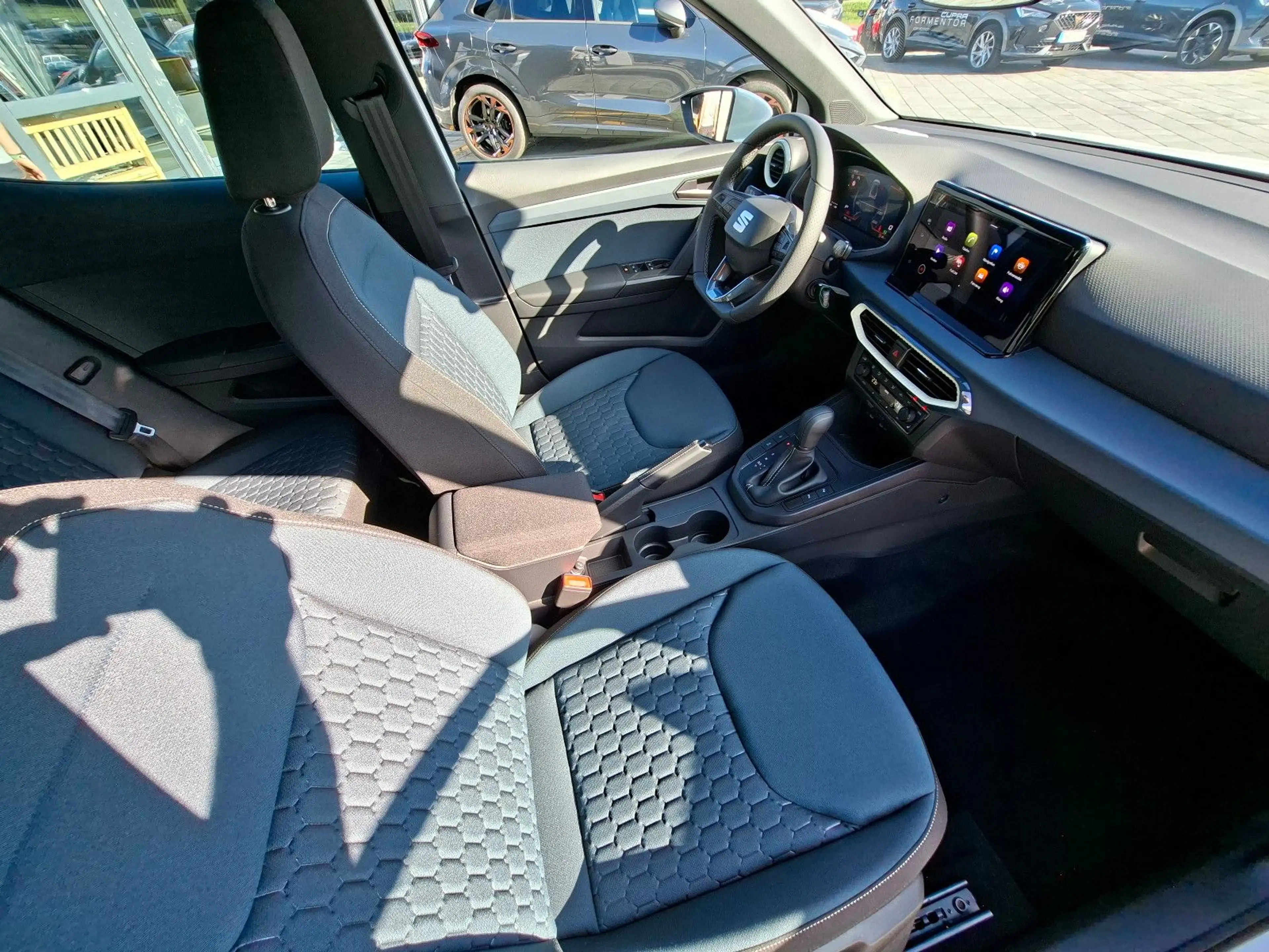 SEAT Arona 1.0 TSI 116 PS Style DSG Navi SHZ LED — photo 14