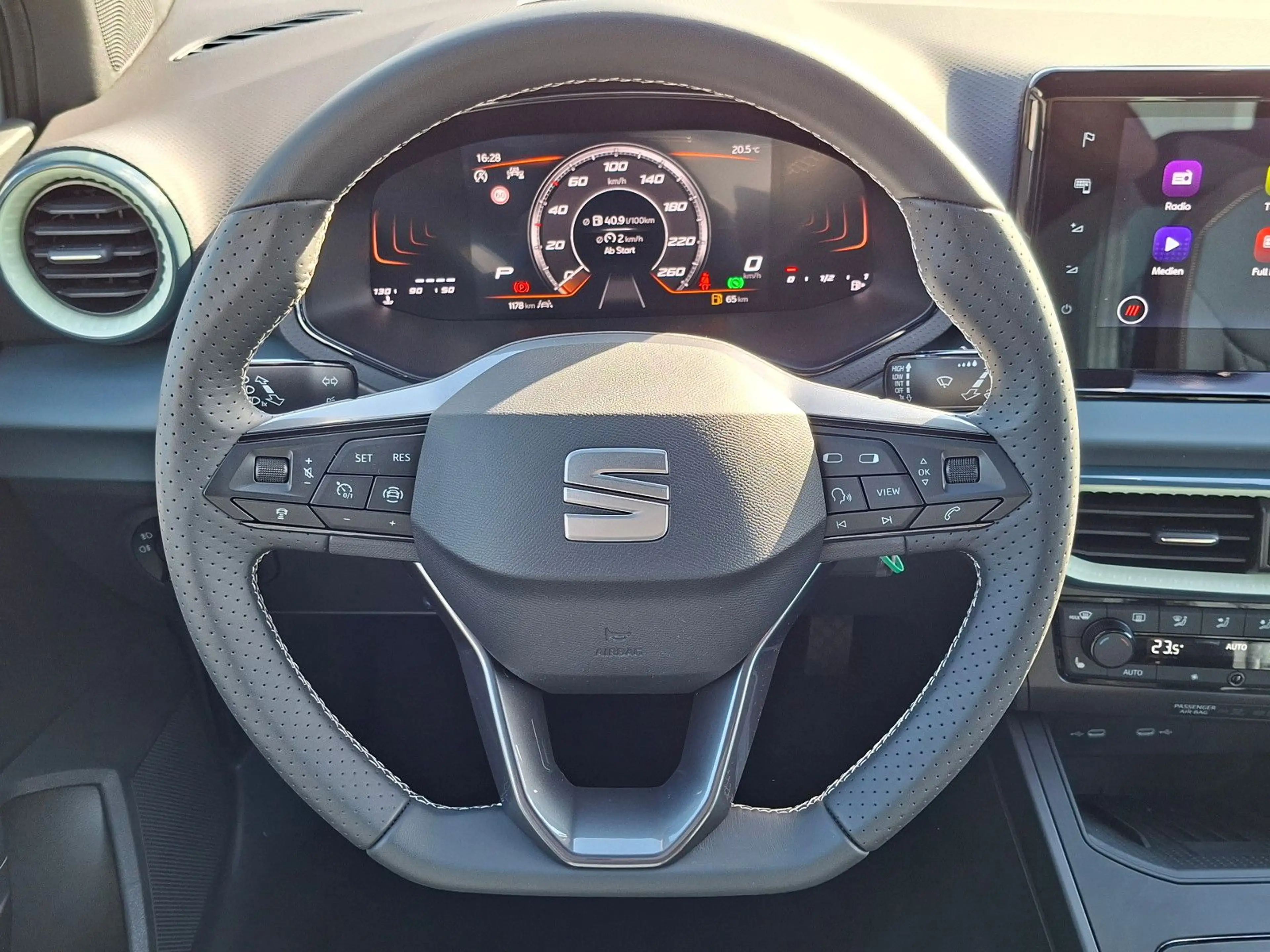 SEAT Arona 1.0 TSI 116 PS Style DSG Navi SHZ LED — photo 7