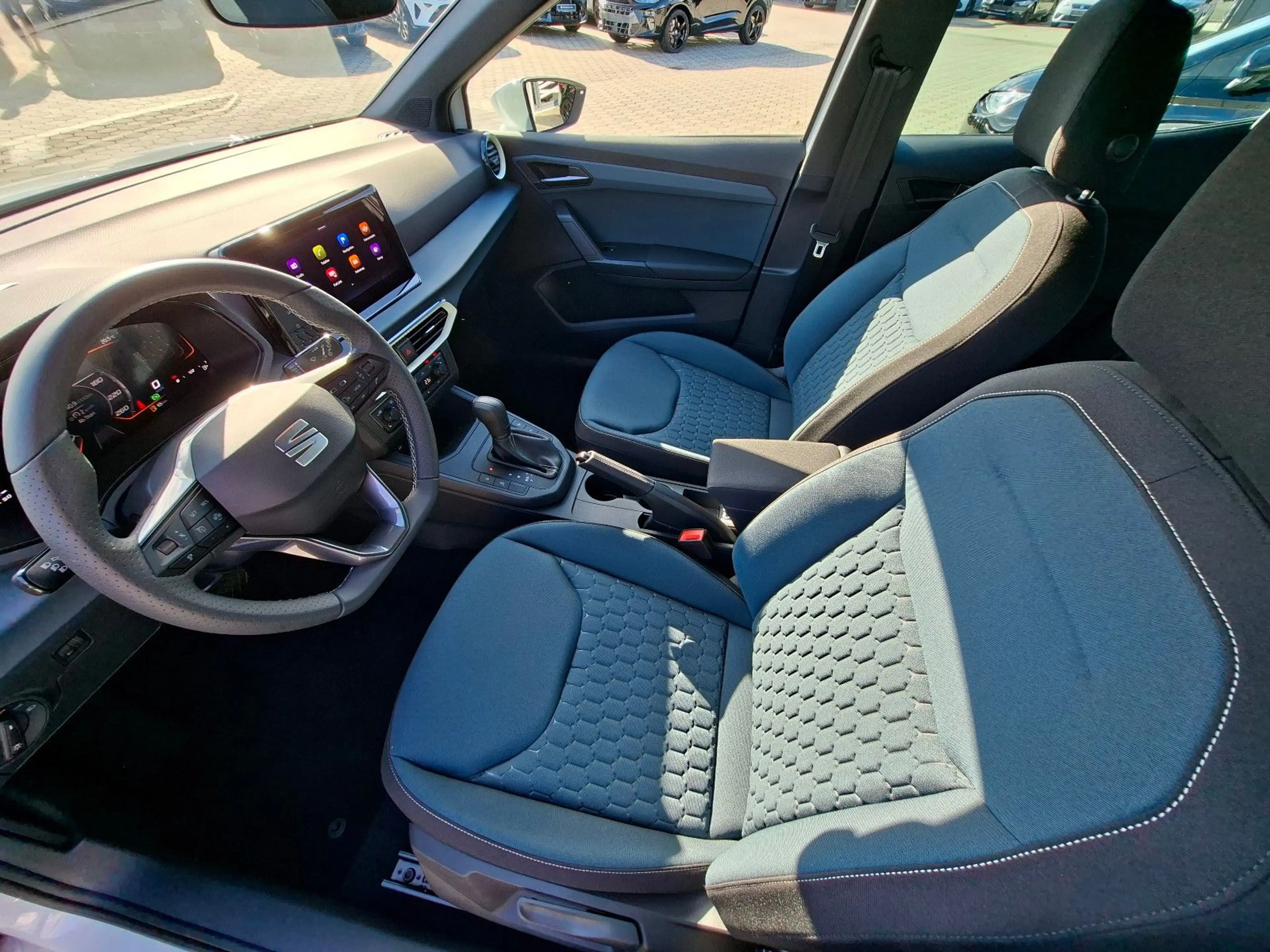 SEAT Arona 1.0 TSI 116 PS Style DSG Navi SHZ LED — photo 12