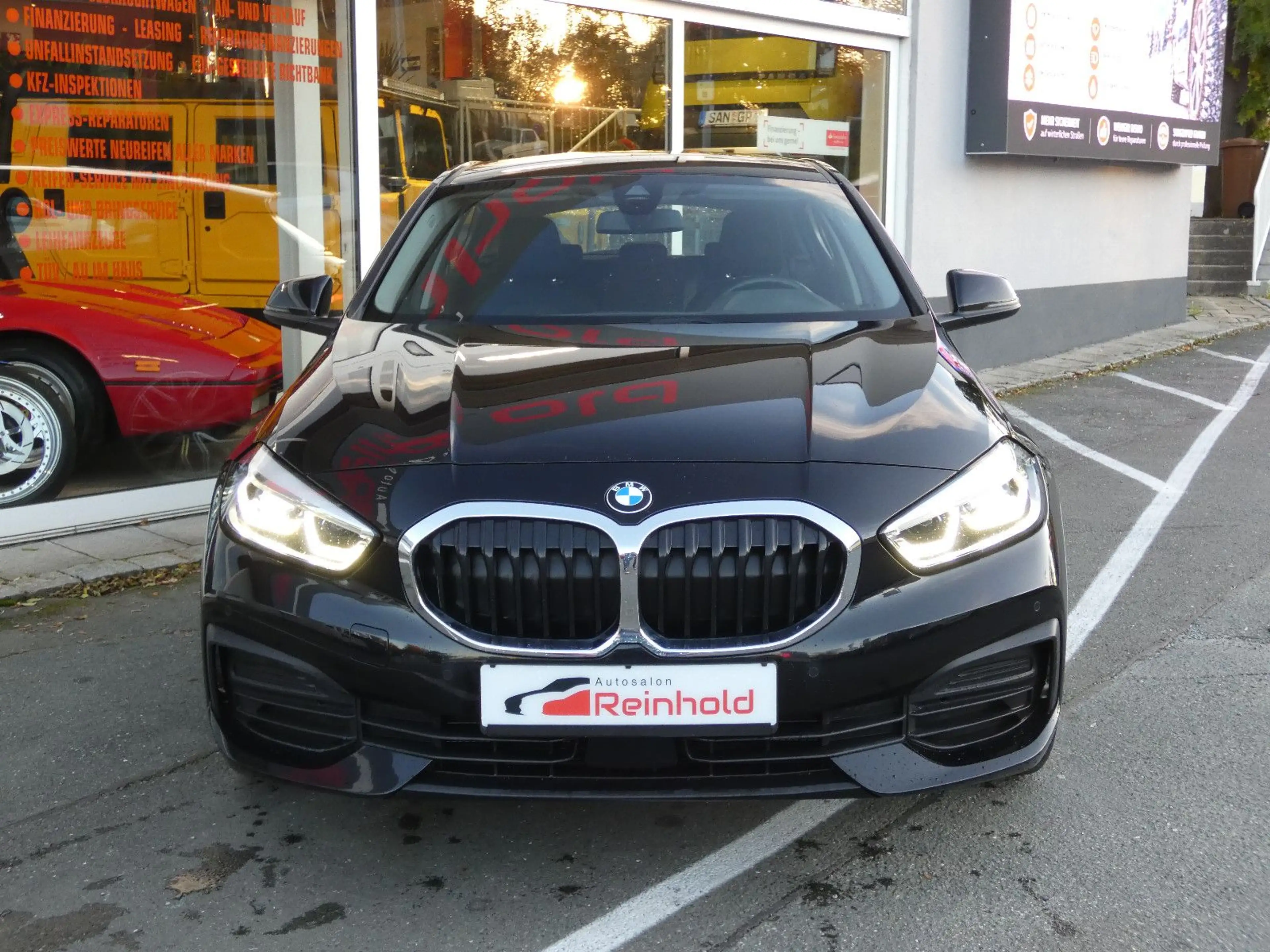 BMW 118 i Advantage 18" LED FLA NAVI DAB SHZ PDC v+h — photo 4