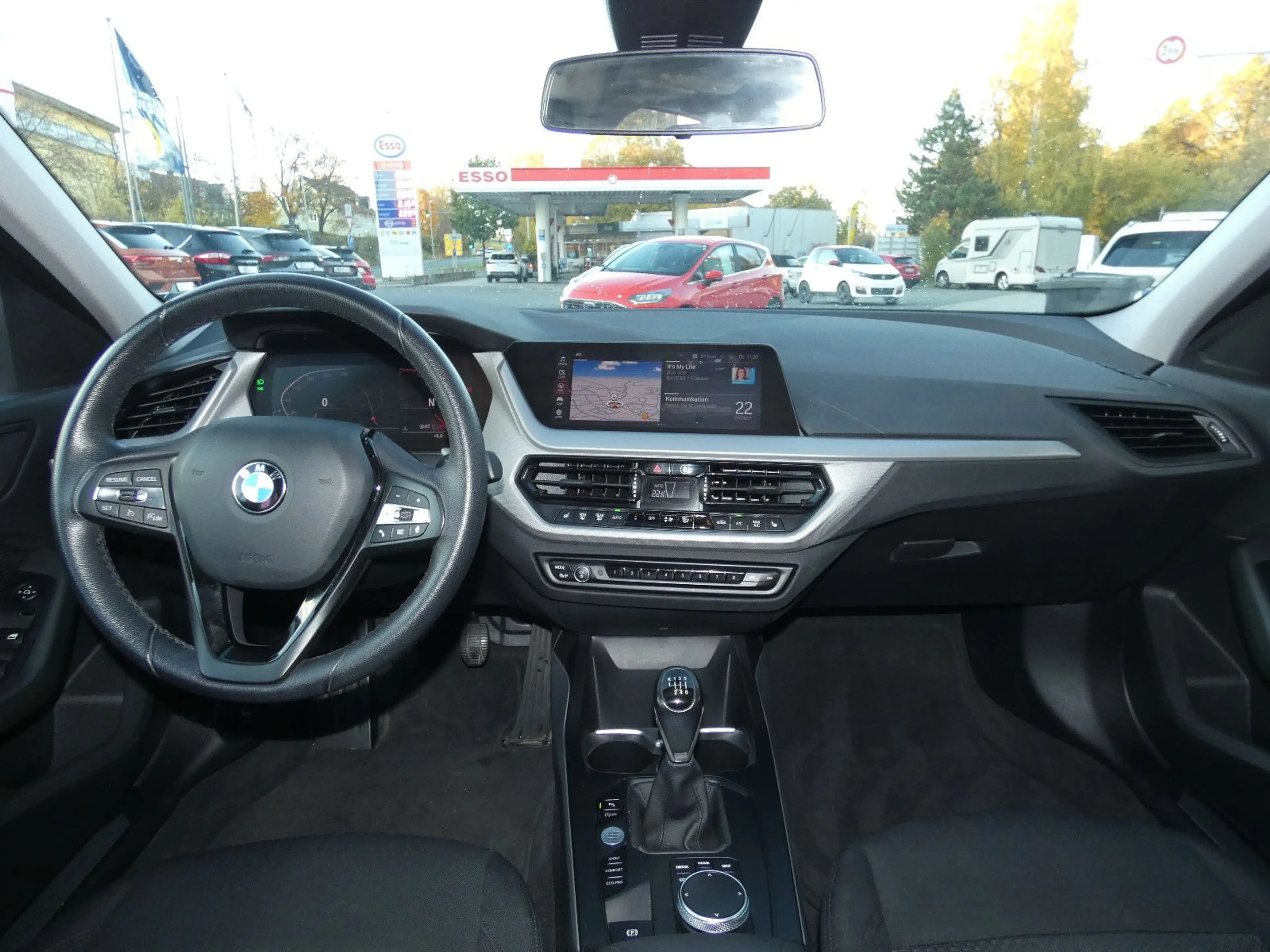 BMW 118 i Advantage 18" LED FLA NAVI DAB SHZ PDC v+h — photo 2