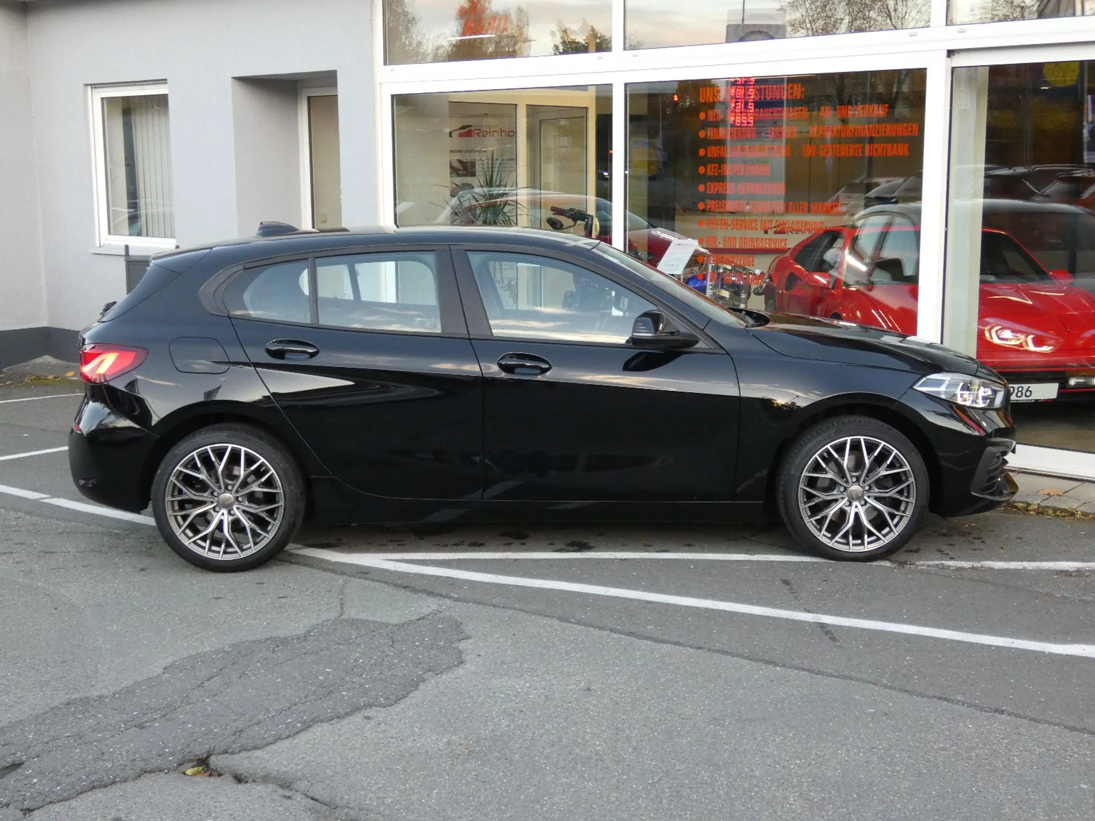 BMW 118 i Advantage 18" LED FLA NAVI DAB SHZ PDC v+h — photo 11