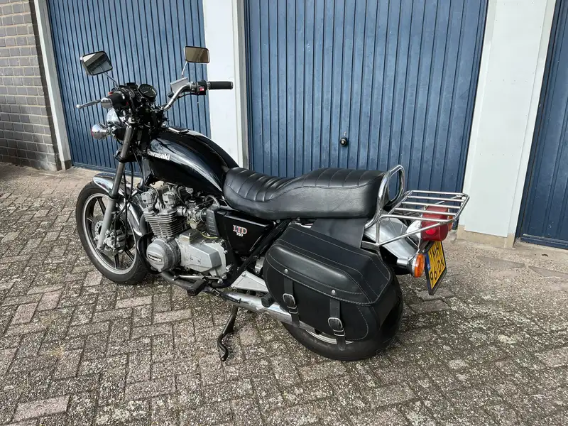 Kawasaki KZ 750 - foto 2