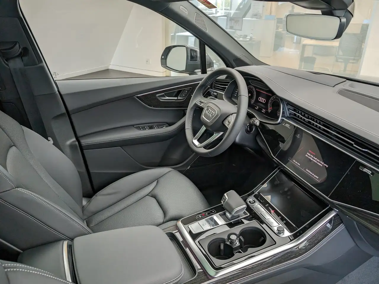 Audi Q7 снимка Audi Q7